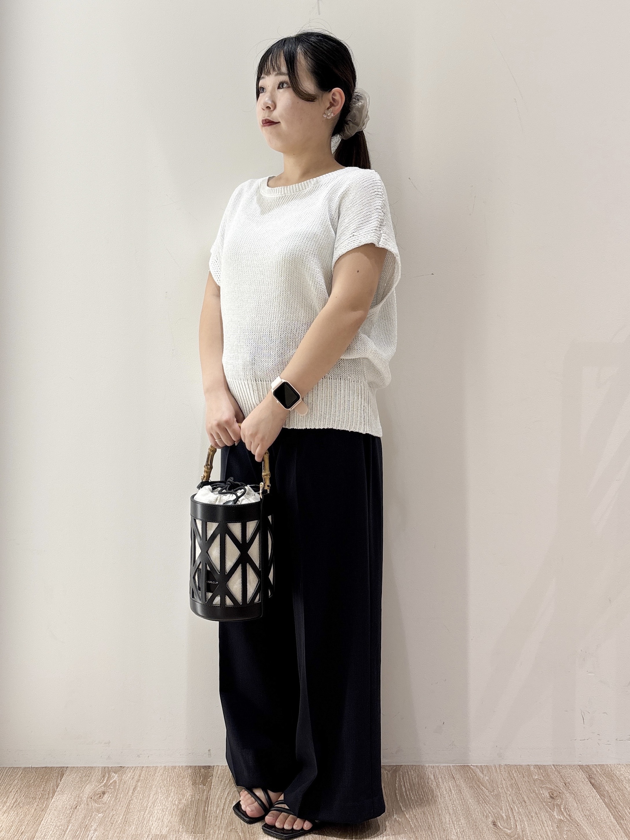 hinachiさんの「OPAQUE.CLIP｜ラメメッシュ フレンチスリーブニット【洗濯機OK】」を使ったコーディネート