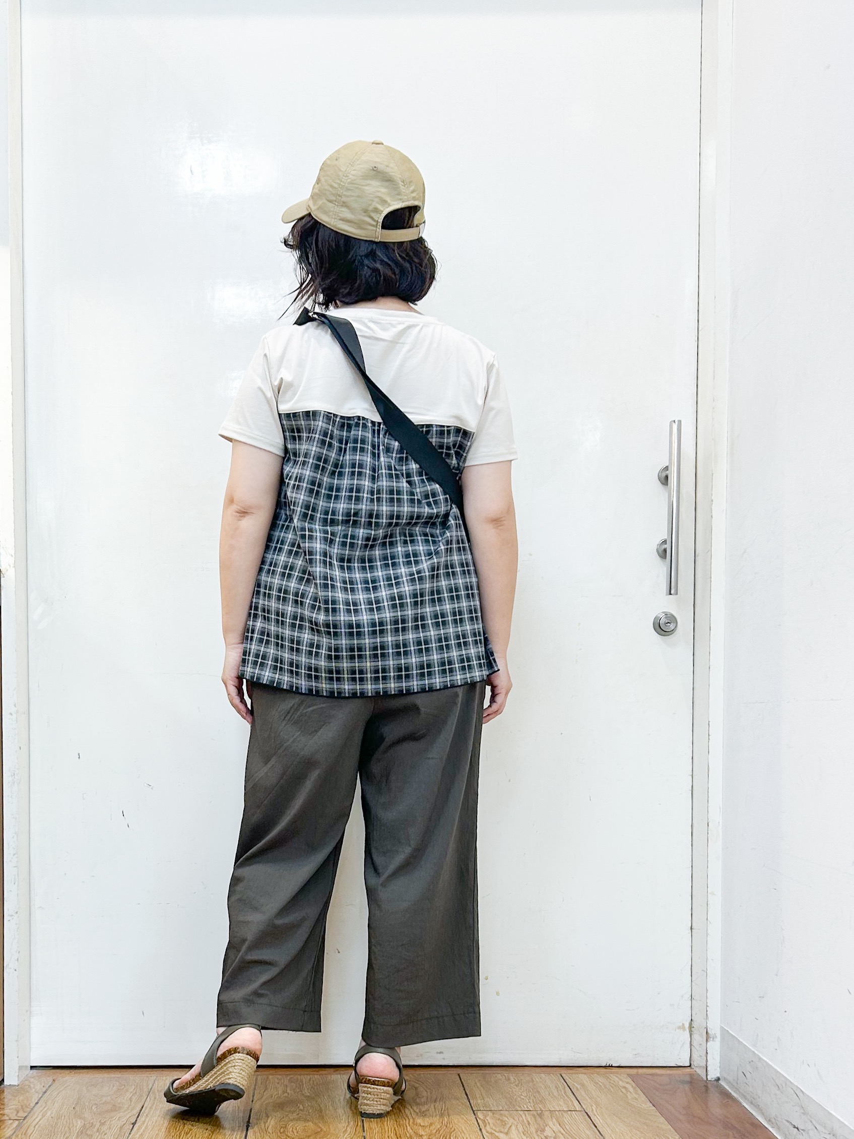 haruさんの「SHOO･LA･RUE｜【S-LL/洗濯機可】着るだけサマ見え 柄アソートビスチェ風ドッキングTシャツ」を使ったコーディネート