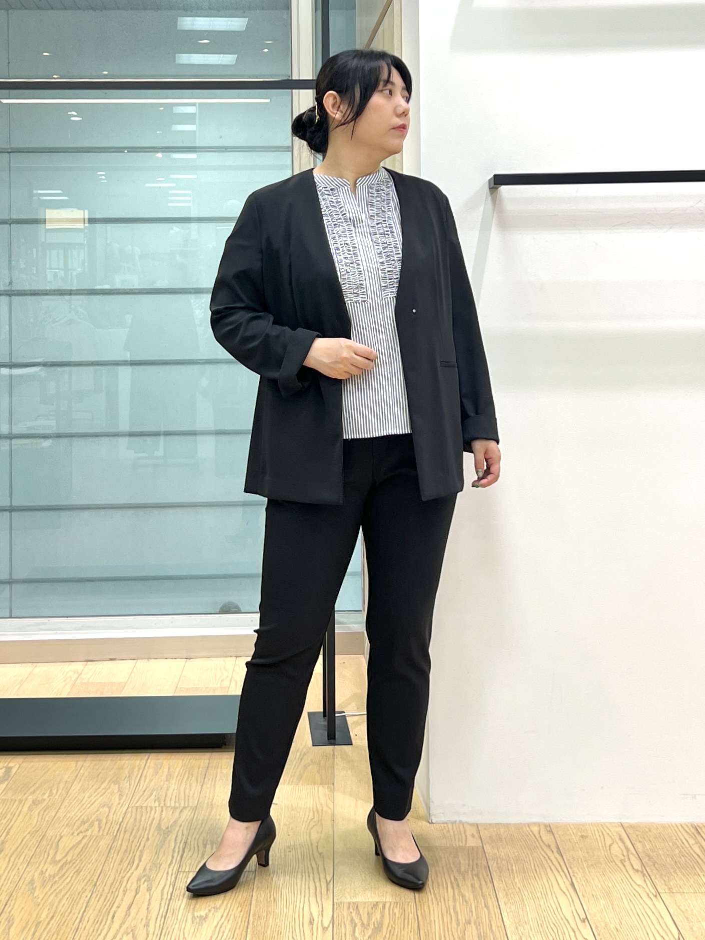 shimaさんの「INDIVI｜【さらに軽く軽快！／着る日傘】ノーカラージャケット」を使ったコーディネート