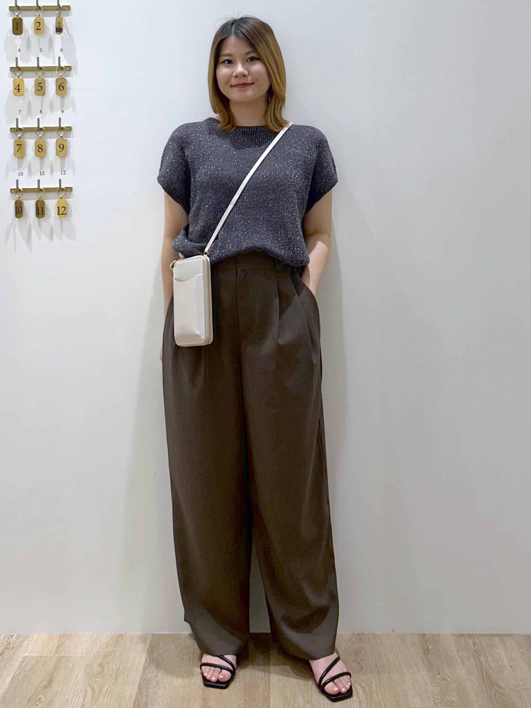 suzukaさんの「OPAQUE.CLIP｜ラメメッシュ フレンチスリーブニット【洗濯機OK】」を使ったコーディネート