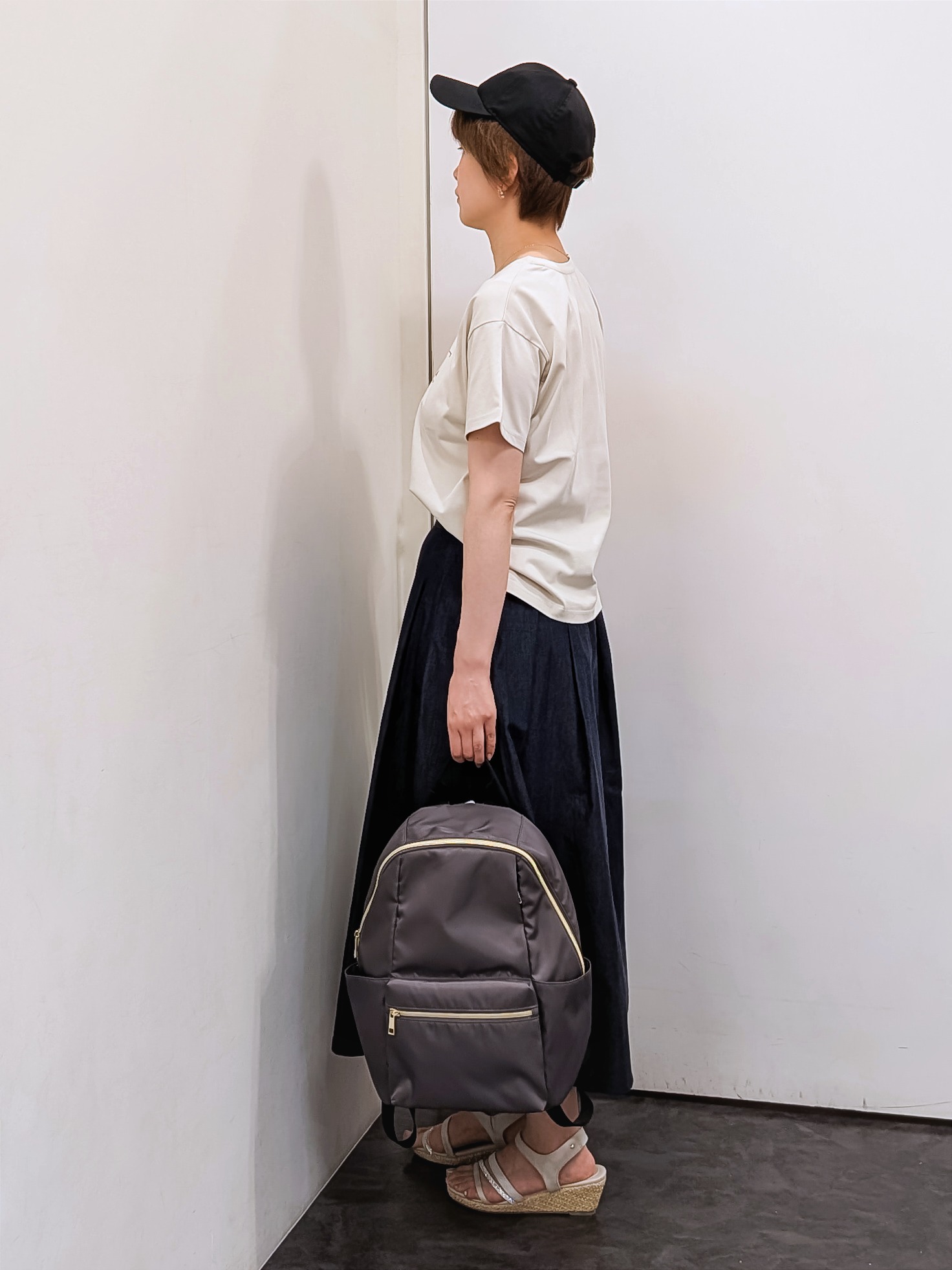やまちゃんさんの「grove｜【遮熱／吸水速乾／接触冷感／UVカット】ベーシックロゴTシャツ」を使ったコーディネート