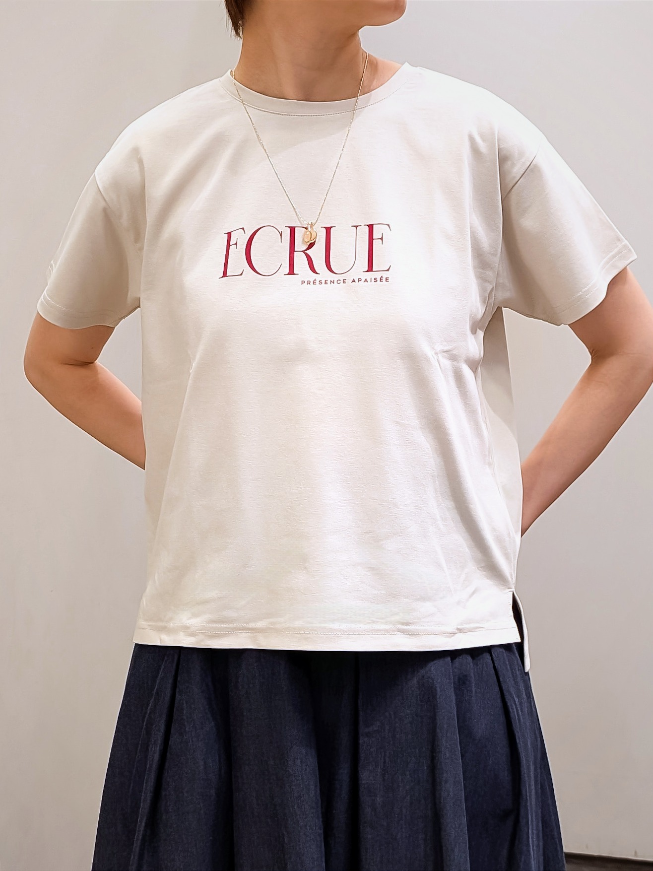 やまちゃんさんの「grove｜【遮熱／吸水速乾／接触冷感／UVカット】ベーシックロゴTシャツ」を使ったコーディネート