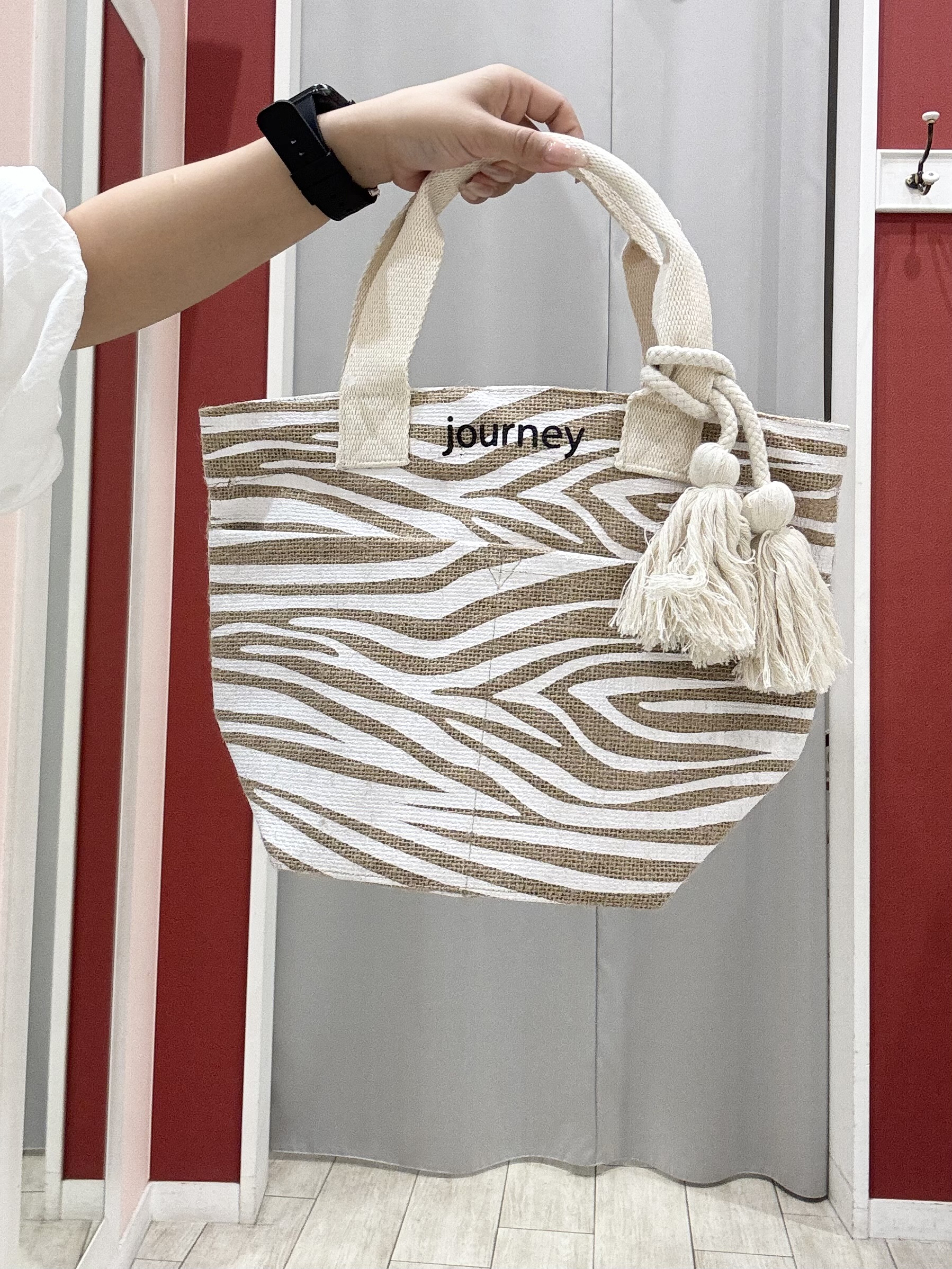 shioさんの「SHOO･LA･RUE｜【S-LL/洗濯機可】バルーンスリーブ　キーネックブラウス」を使ったコーディネート