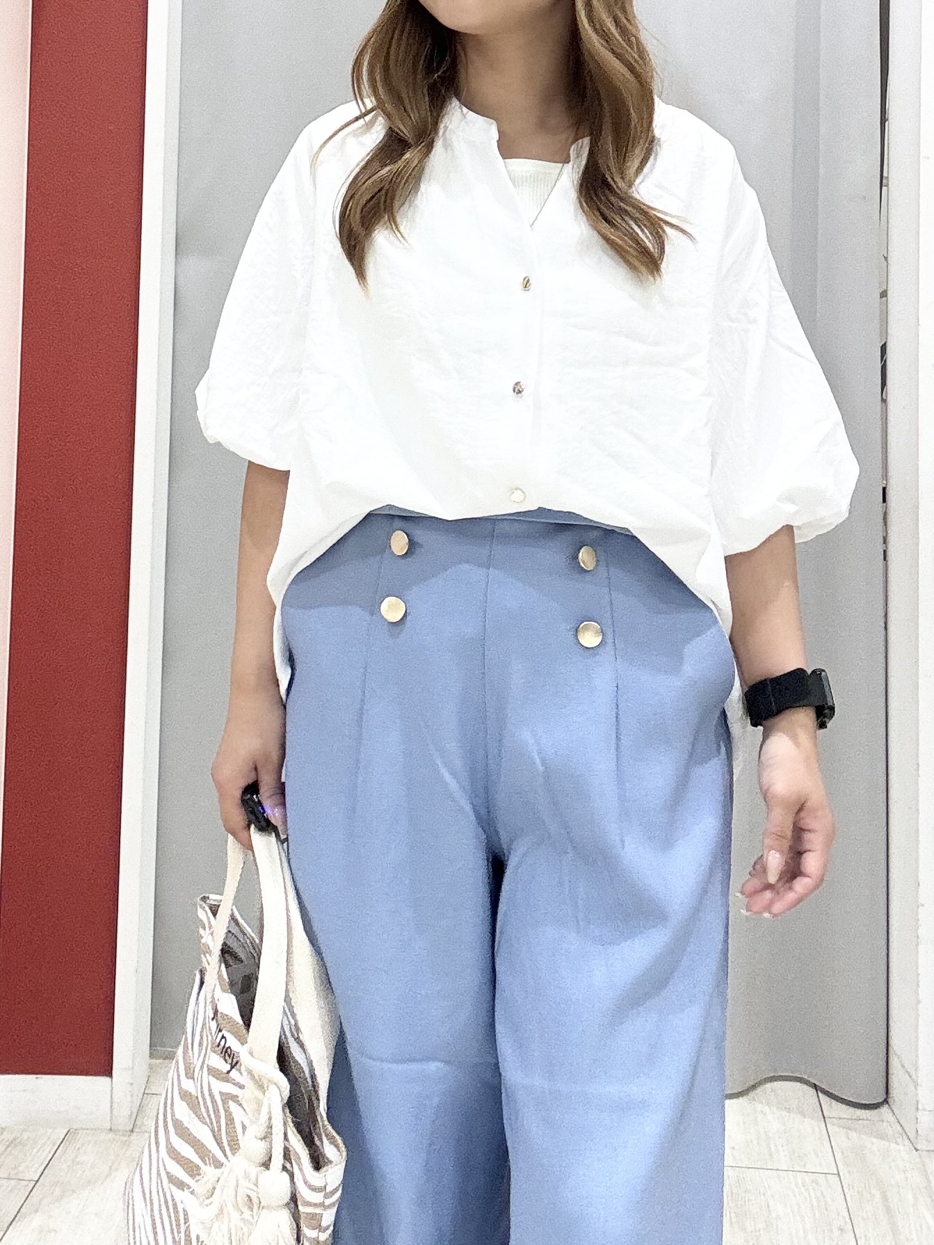 shioさんの「SHOO･LA･RUE｜【S-LL/洗濯機可】バルーンスリーブ　キーネックブラウス」を使ったコーディネート