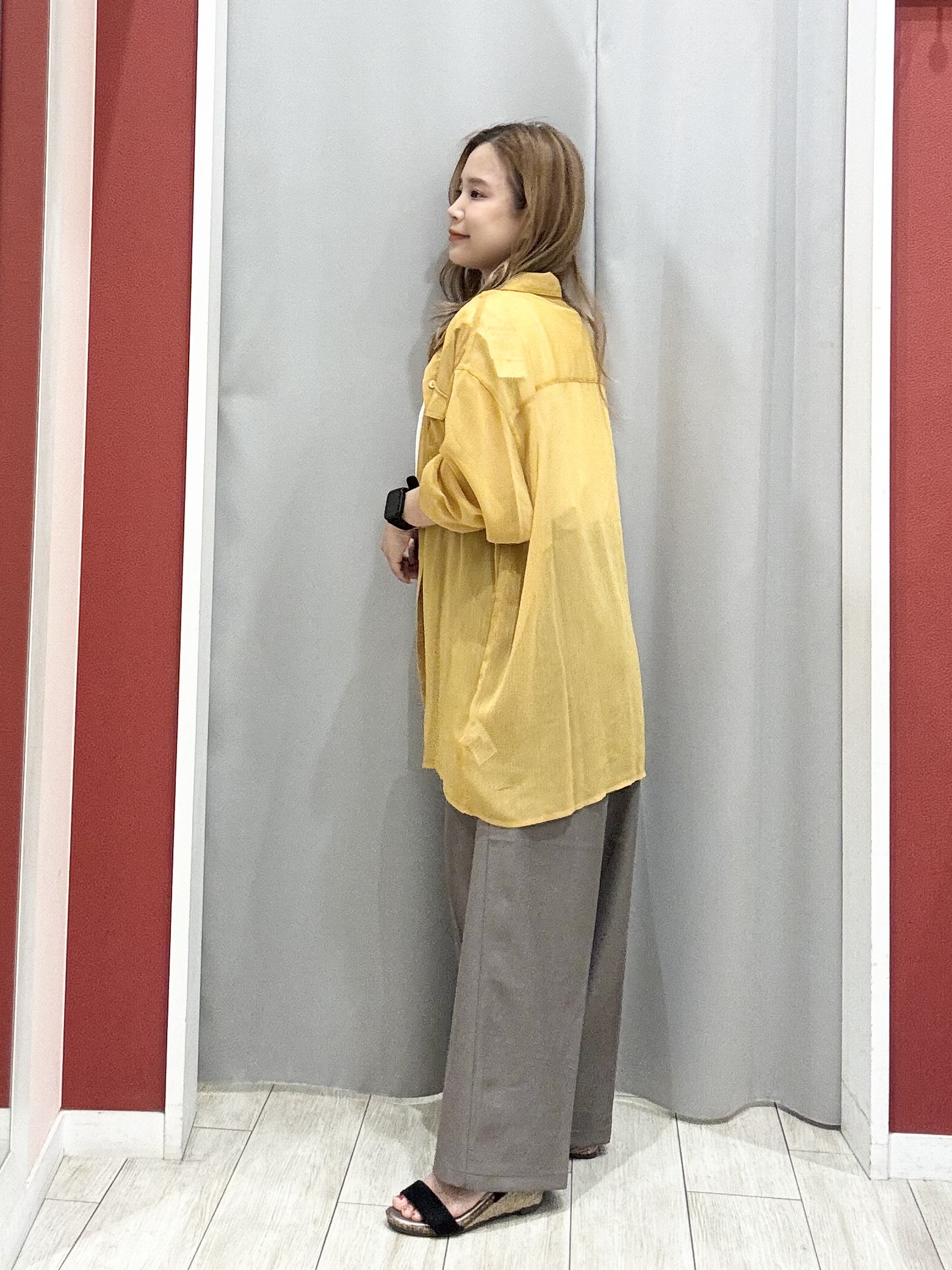 shioさんの「SHOO･LA･RUE｜【洗濯機可】ダブルポケット 楊柳しぼしぼシアーシャツ」を使ったコーディネート
