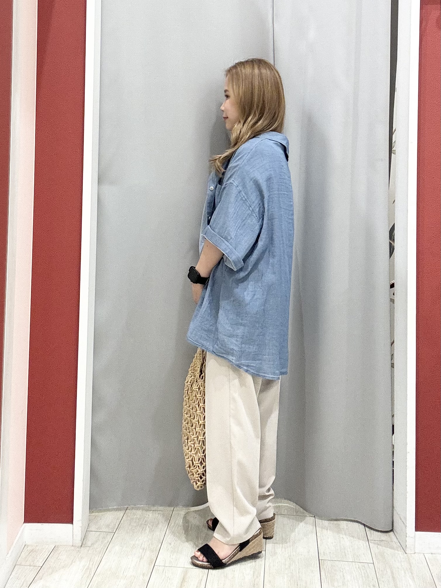 shioさんの「SHOO･LA･RUE｜【S-LL/洗濯機可/綿100%】やわらかシアーデニム 5分袖ポケットシャツ」を使ったコーディネート