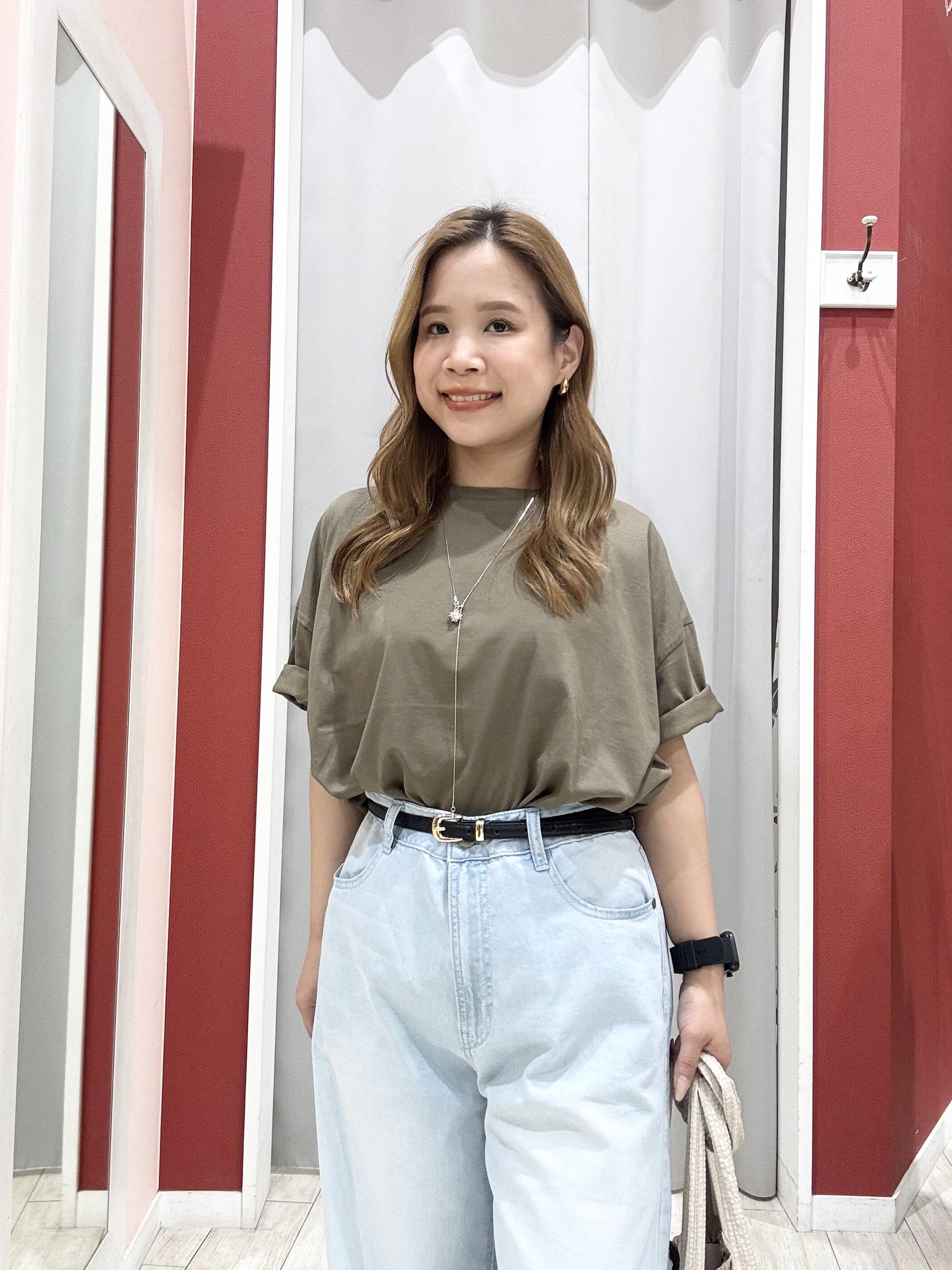 shioさんの「SHOO･LA･RUE｜【ひんやり/体型カバー/S-LL】インせず決まる フロントタックデザインTシャツ」を使ったコーディネート