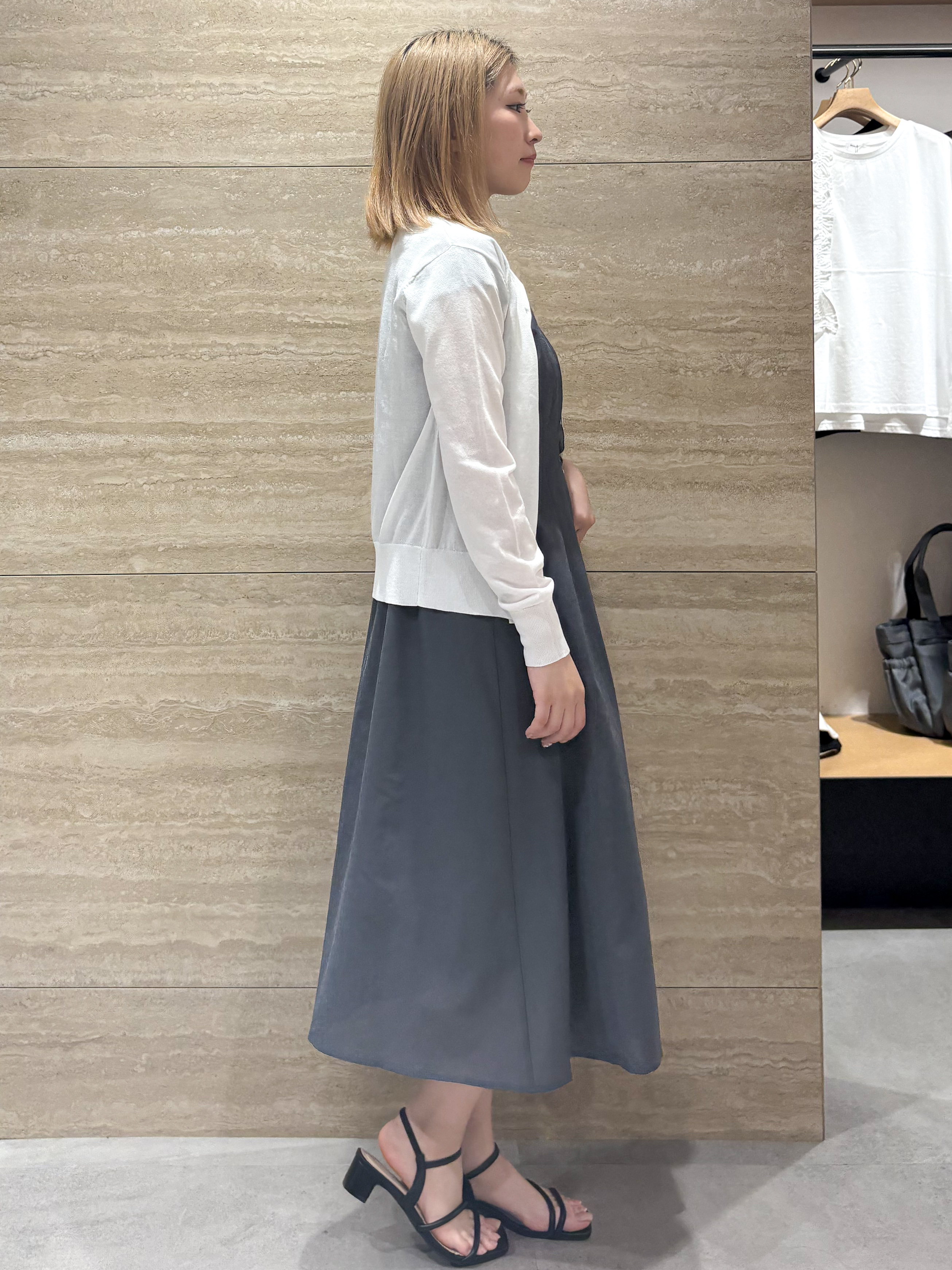 ふうかさんの「index｜【接触冷感】ビジューボタンカーディガン《抗ピリング／洗濯機OK》」を使ったコーディネート