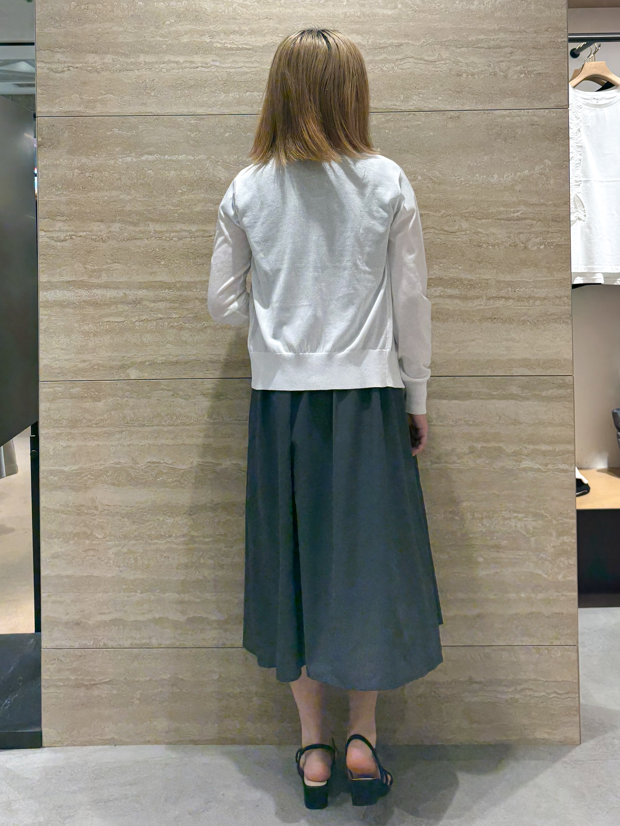 ふうかさんの「index｜【接触冷感】ビジューボタンカーディガン《抗ピリング／洗濯機OK》」を使ったコーディネート