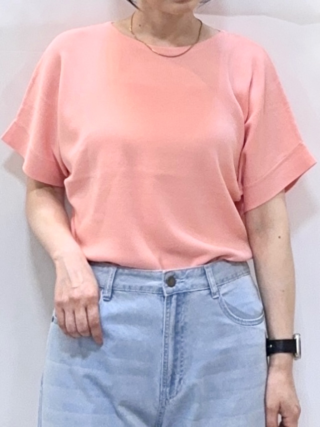 𝐇𝐢𝐫𝐨𝐦𝐢さんの「SHOO･LA･RUE｜【毎日洗える/ひんやり/UV/S-LL】二の腕隠れる さらっとドルマン半袖ニット」を使ったコーディネート