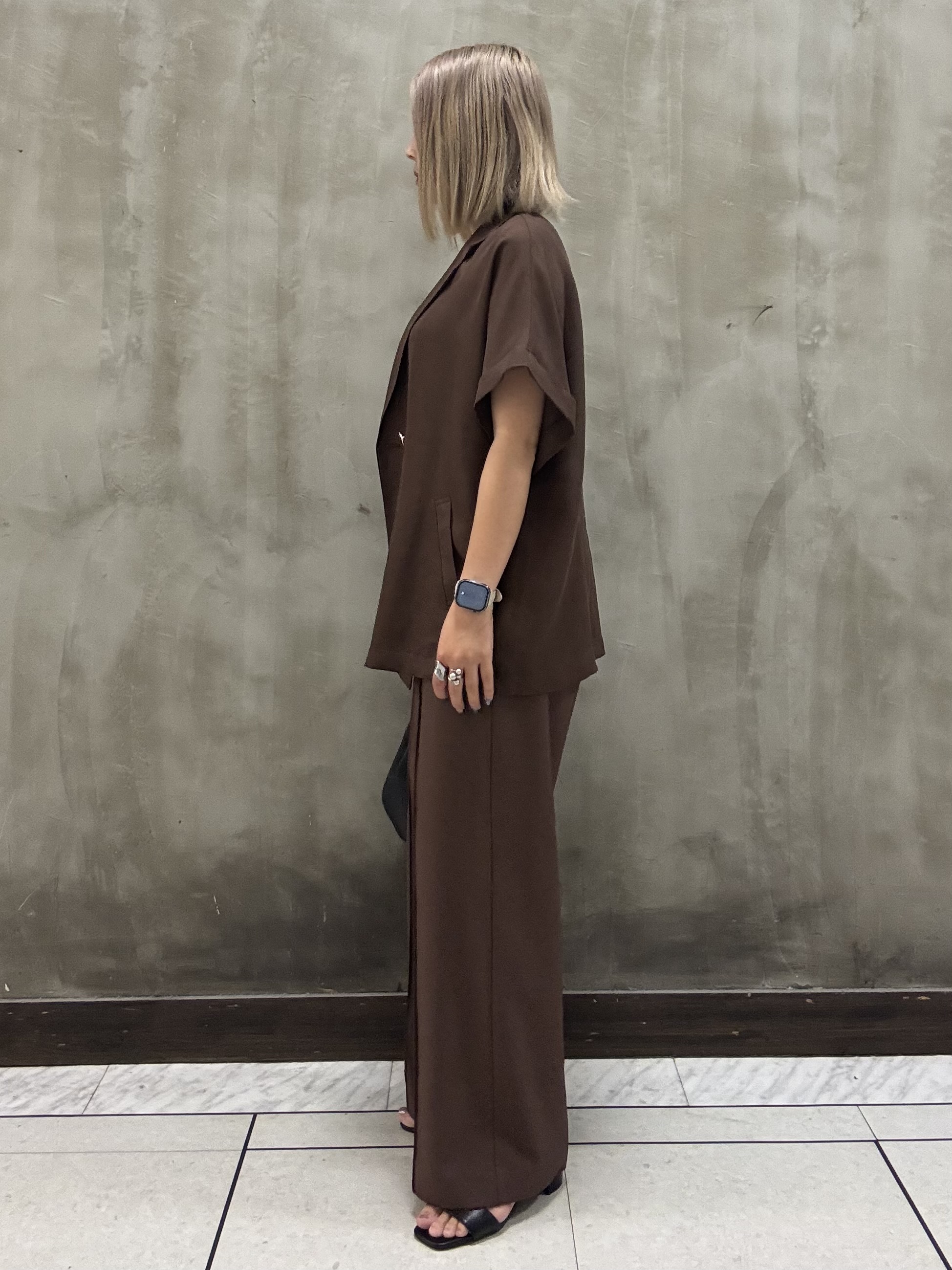 minaさんの「grove｜【洗濯機OK・ひんやり/SETUP可】シワになりにくいハーフスリーブジャケット」を使ったコーディネート
