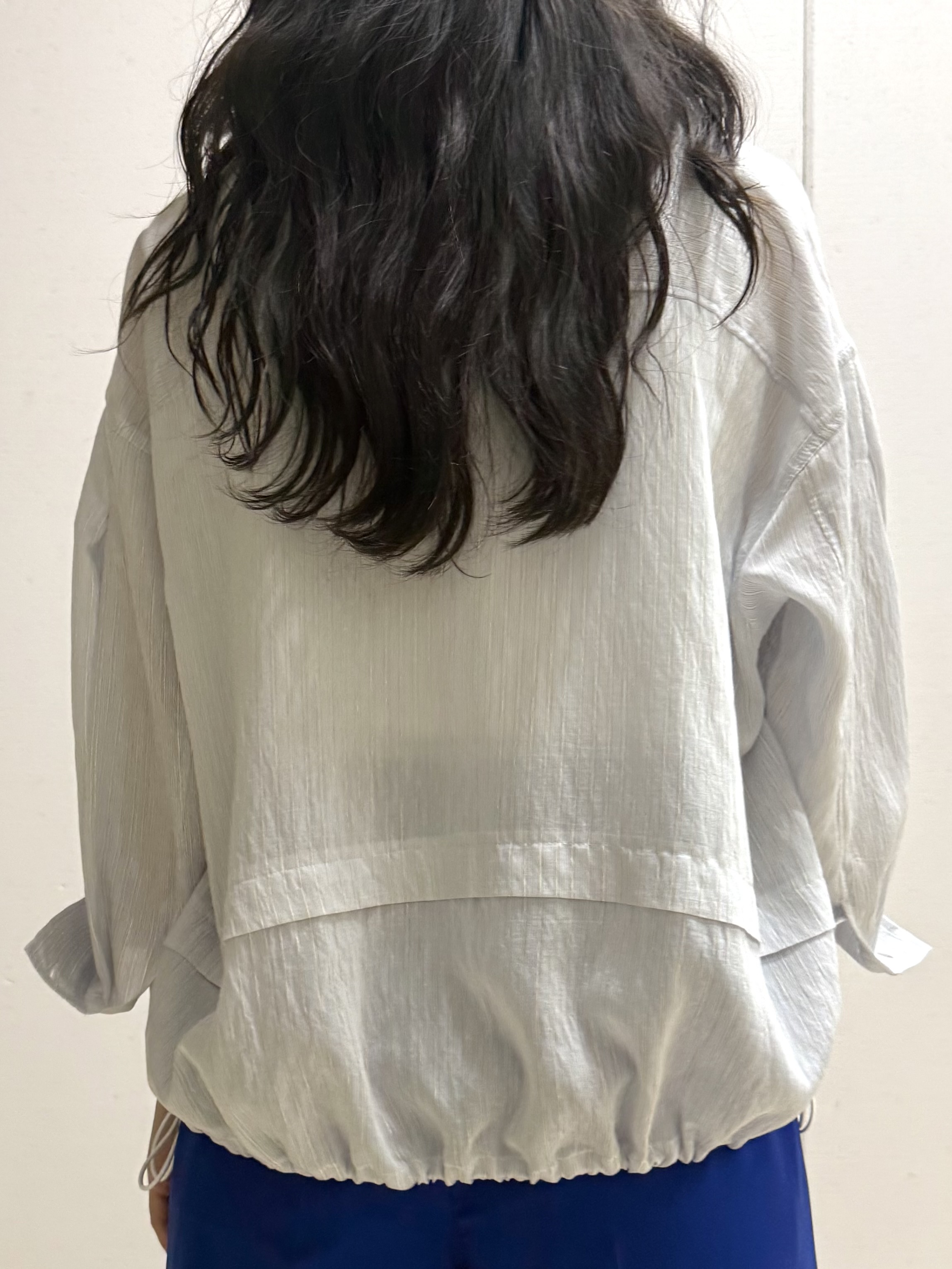 mamiさんの「INDIVI｜【撥水／UVケア／SETUP可能】軽量ベルト付ワイドストレートパンツ」を使ったコーディネート
