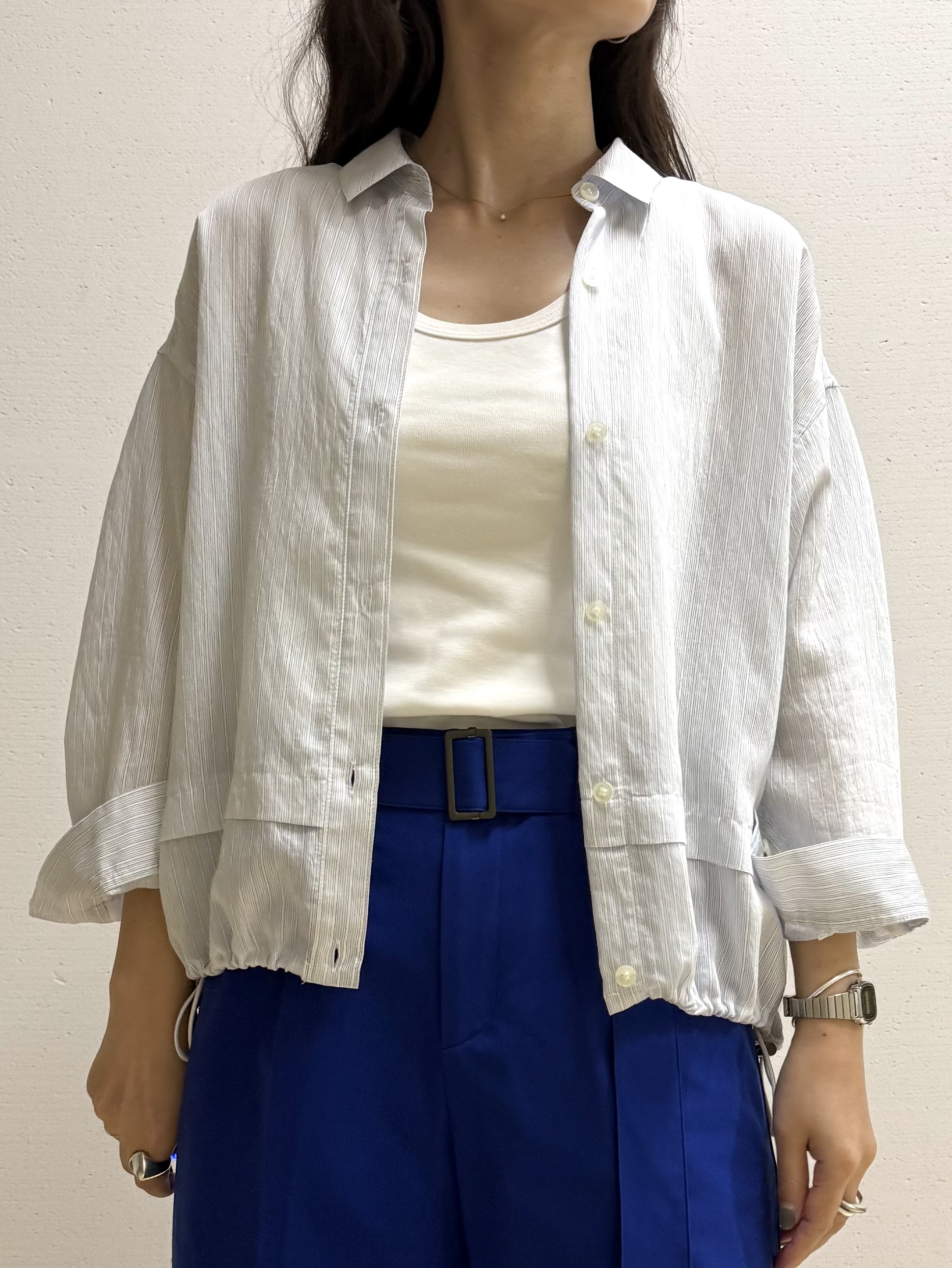 mamiさんの「INDIVI｜【撥水／UVケア／SETUP可能】軽量ベルト付ワイドストレートパンツ」を使ったコーディネート