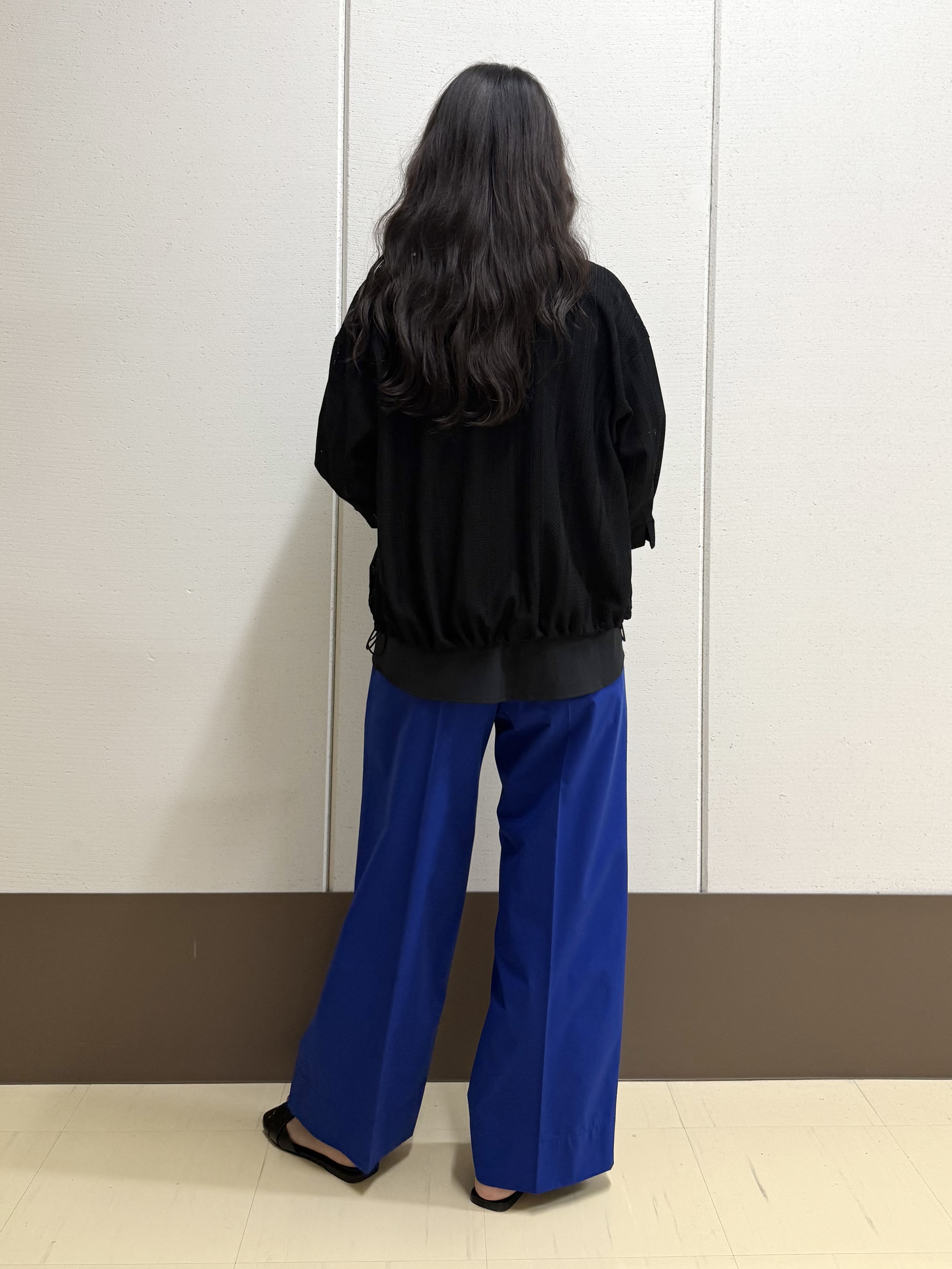 mamiさんの「INDIVI｜【バックシャン】異素材ドッキングプルオーバー」を使ったコーディネート