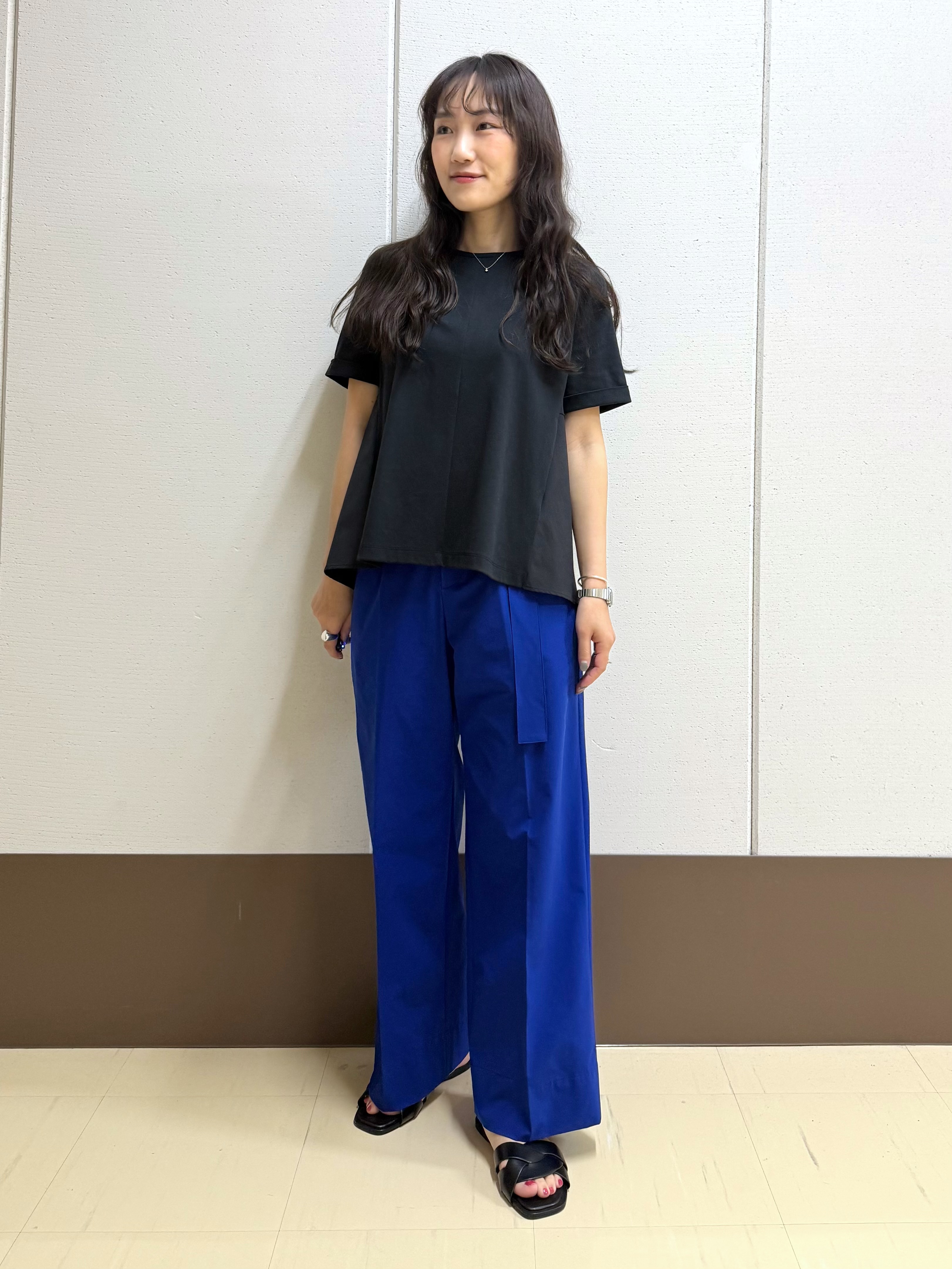 mamiさんの「INDIVI｜【バックシャン】異素材ドッキングプルオーバー」を使ったコーディネート