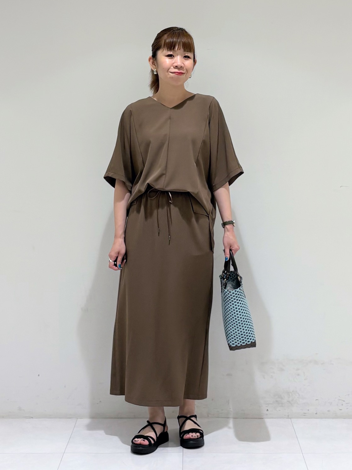 tsuyuさんの「INDIVI｜【配色デザイン】メルカド編みスクエアバッグ」を使ったコーディネート