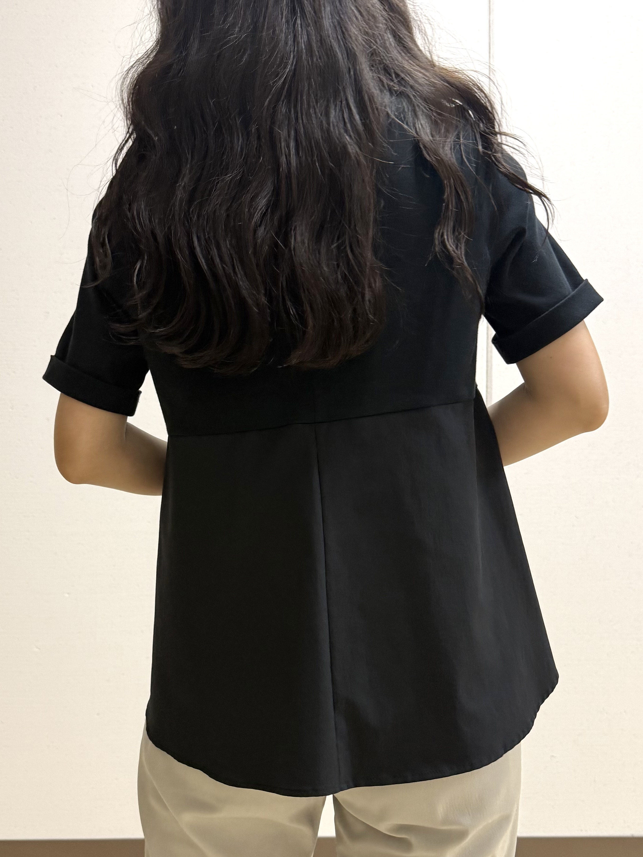 mamiさんの「INDIVI｜【バックシャン】異素材ドッキングプルオーバー」を使ったコーディネート