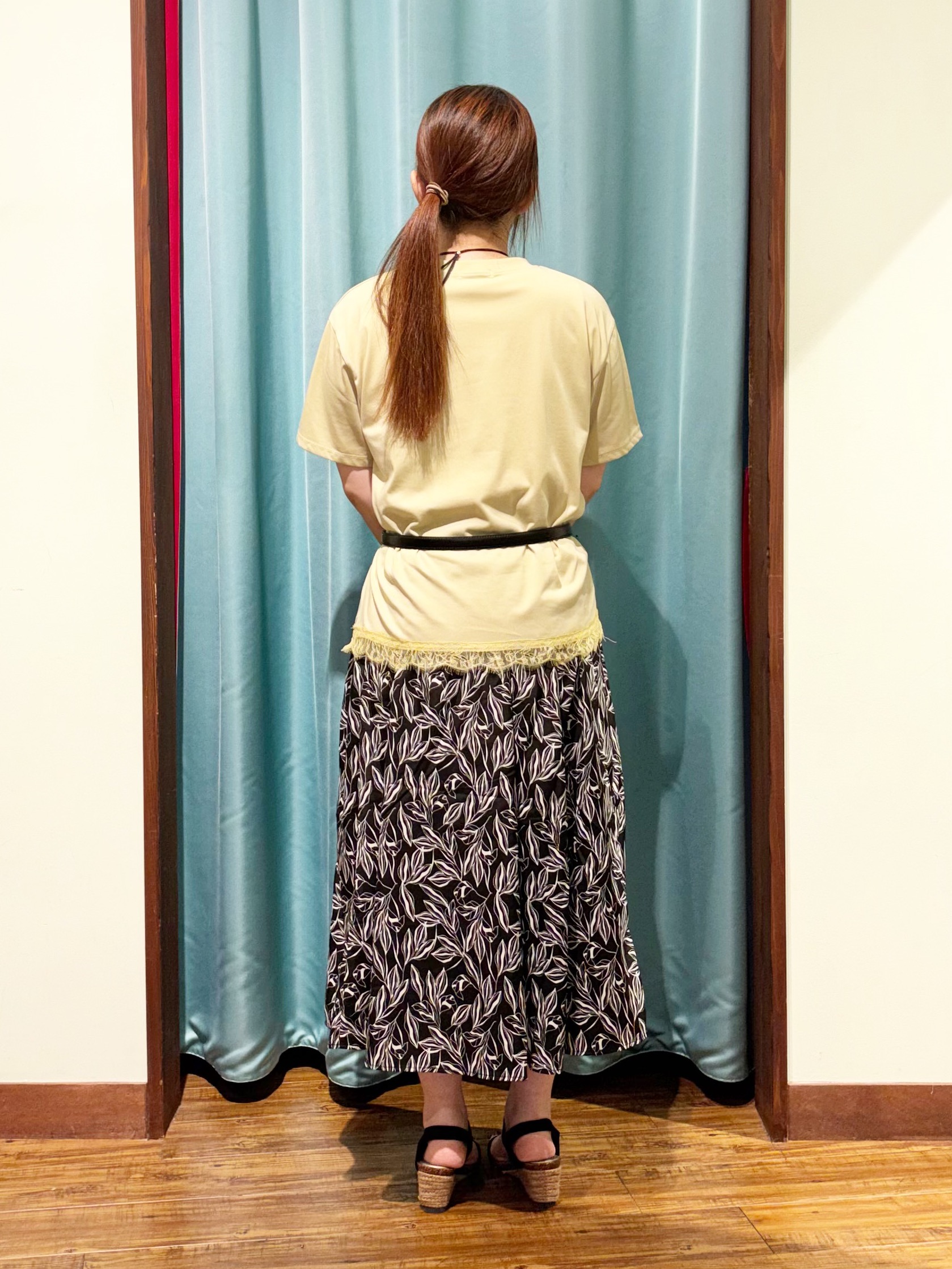 tukiさんの「SHOO･LA･RUE｜【着丈選べる/洗濯機可】外せるウエストリボン付き 主役になるフレアスカート」を使ったコーディネート
