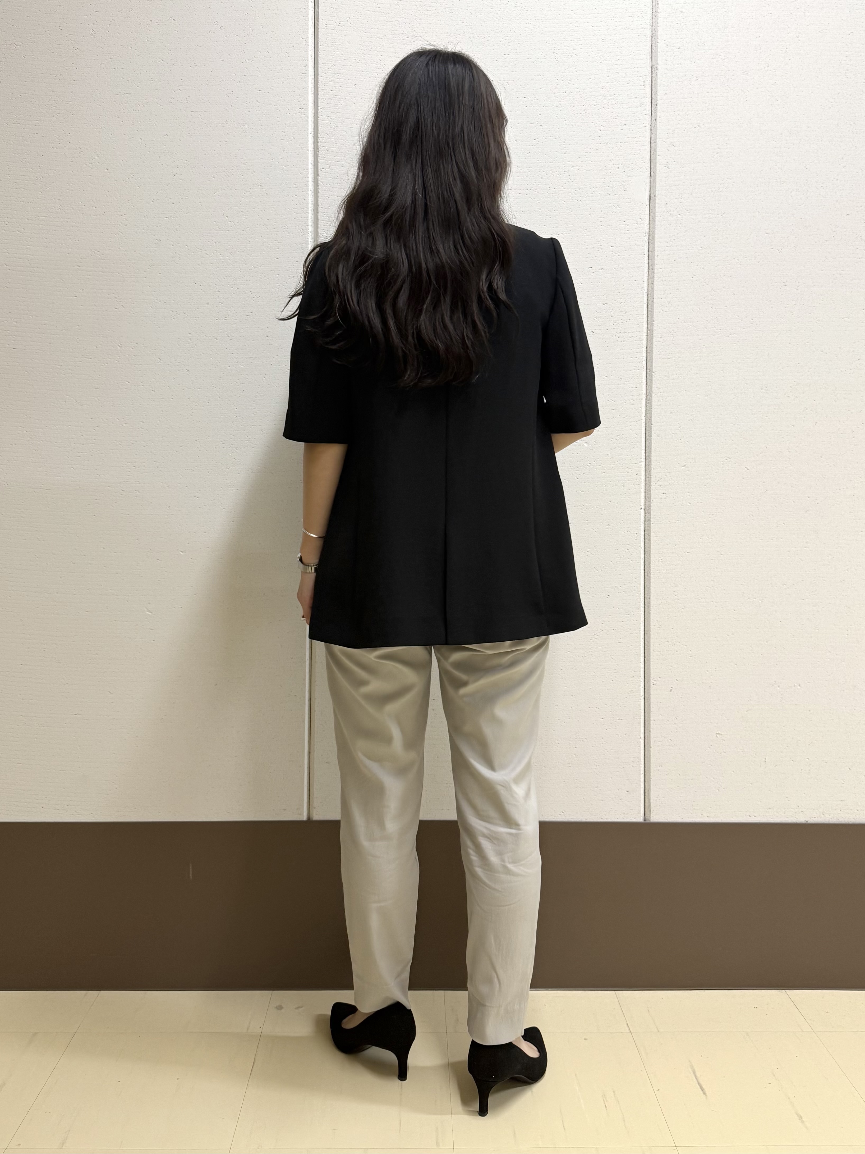 mamiさんの「INDIVI｜【バックシャン】異素材ドッキングプルオーバー」を使ったコーディネート