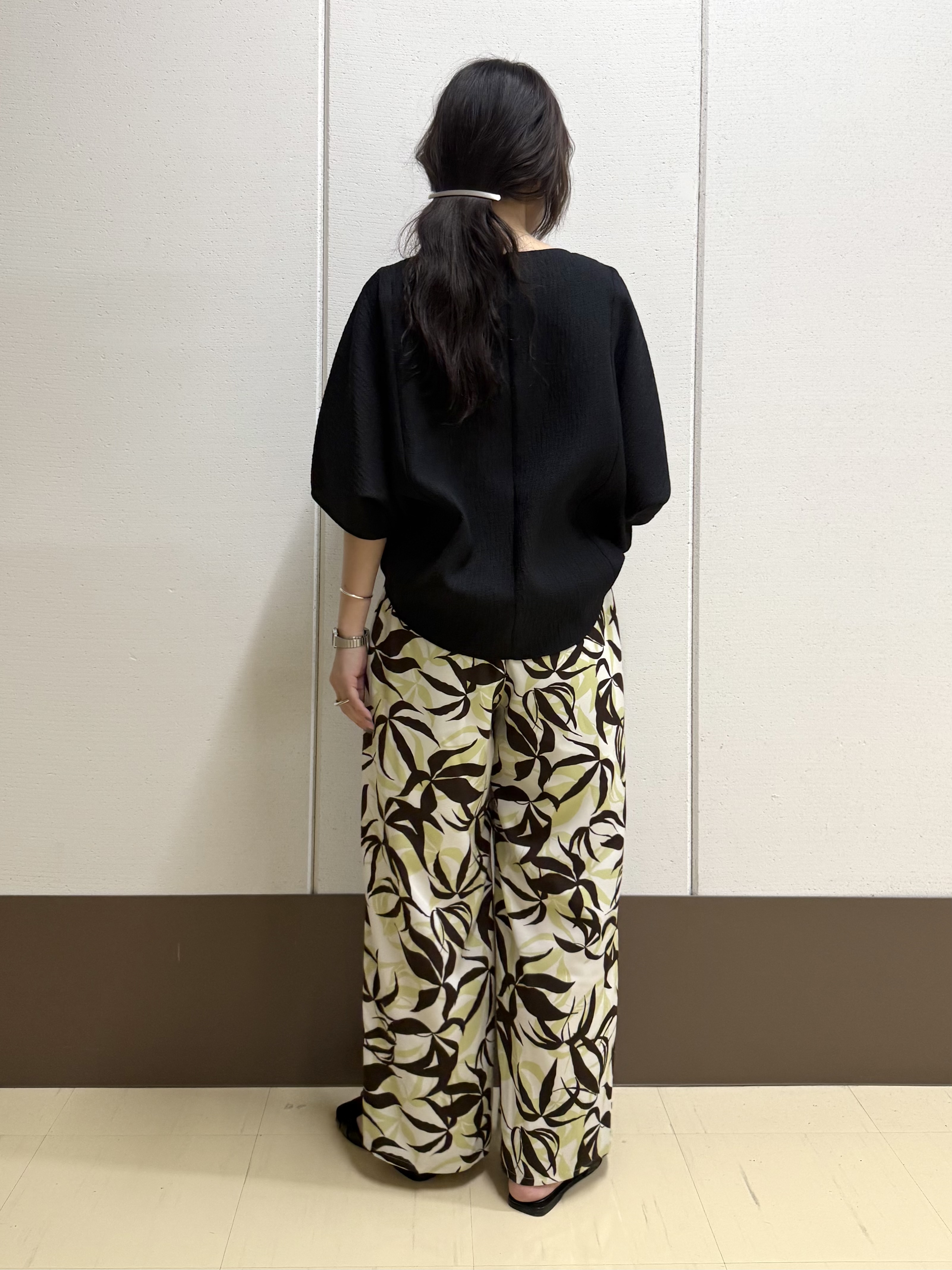 mamiさんの「INDIVI｜【華奢見え】ジャカード ドルマントップス」を使ったコーディネート