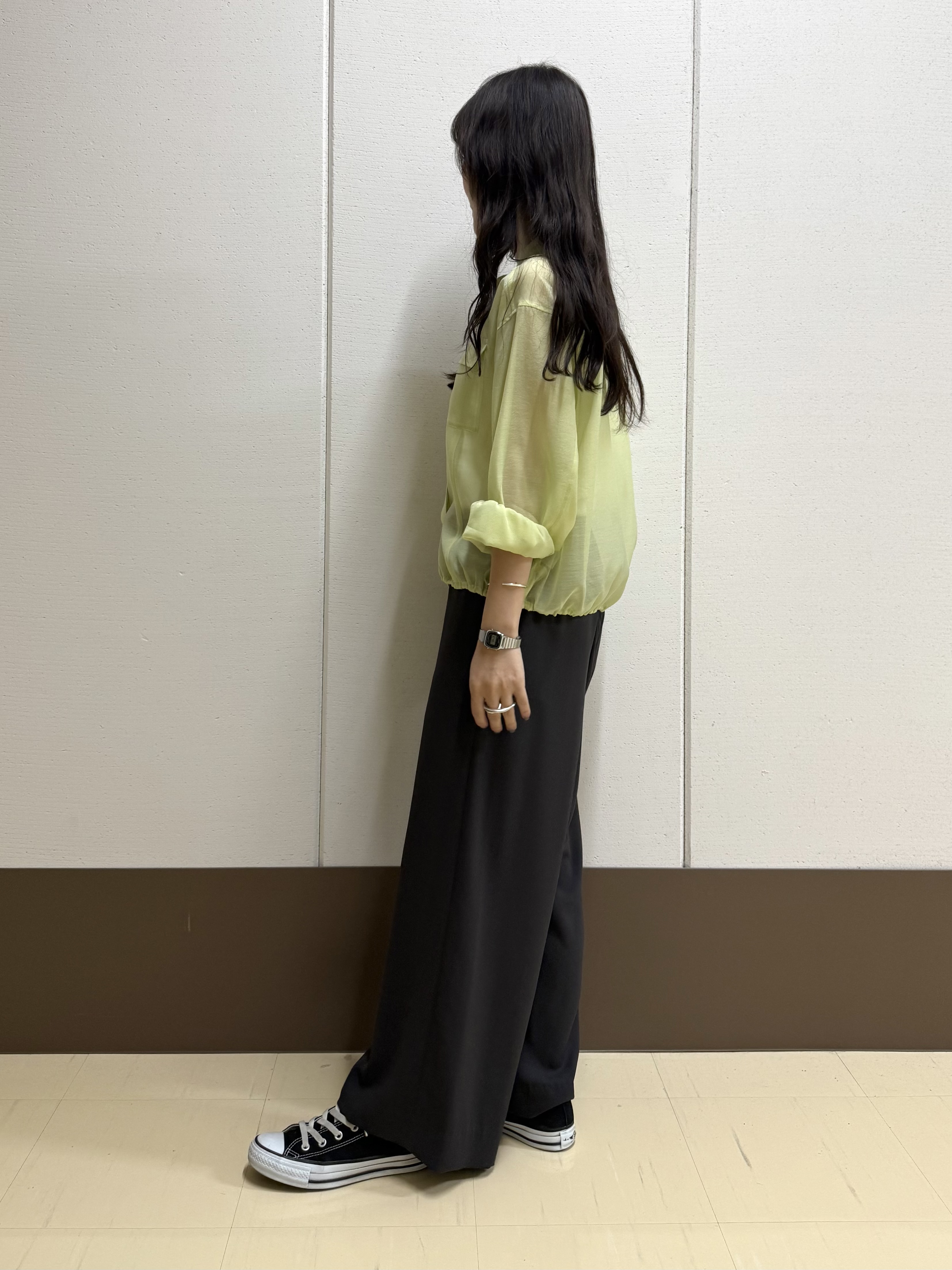 mamiさんの「INDIVI｜【トレンド／2WAY】裾ドロスト付きシアーブラウスブルゾン」を使ったコーディネート