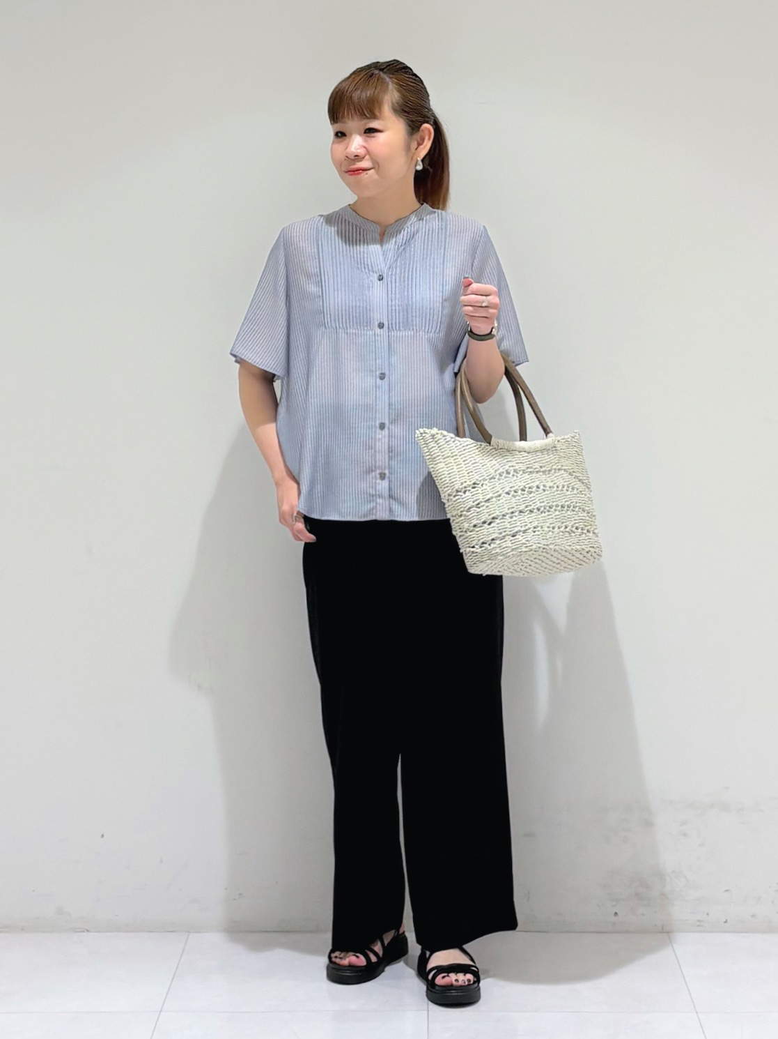 tsuyuさんの「INDIVI｜【透かし編み】ペーパーヤーン バスケットバッグ」を使ったコーディネート