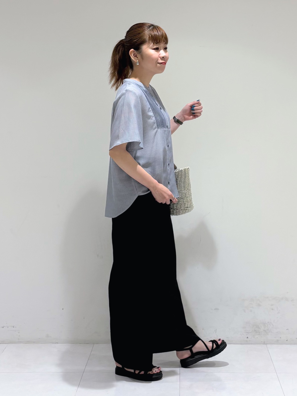 tsuyuさんの「INDIVI｜【透かし編み】ペーパーヤーン バスケットバッグ」を使ったコーディネート