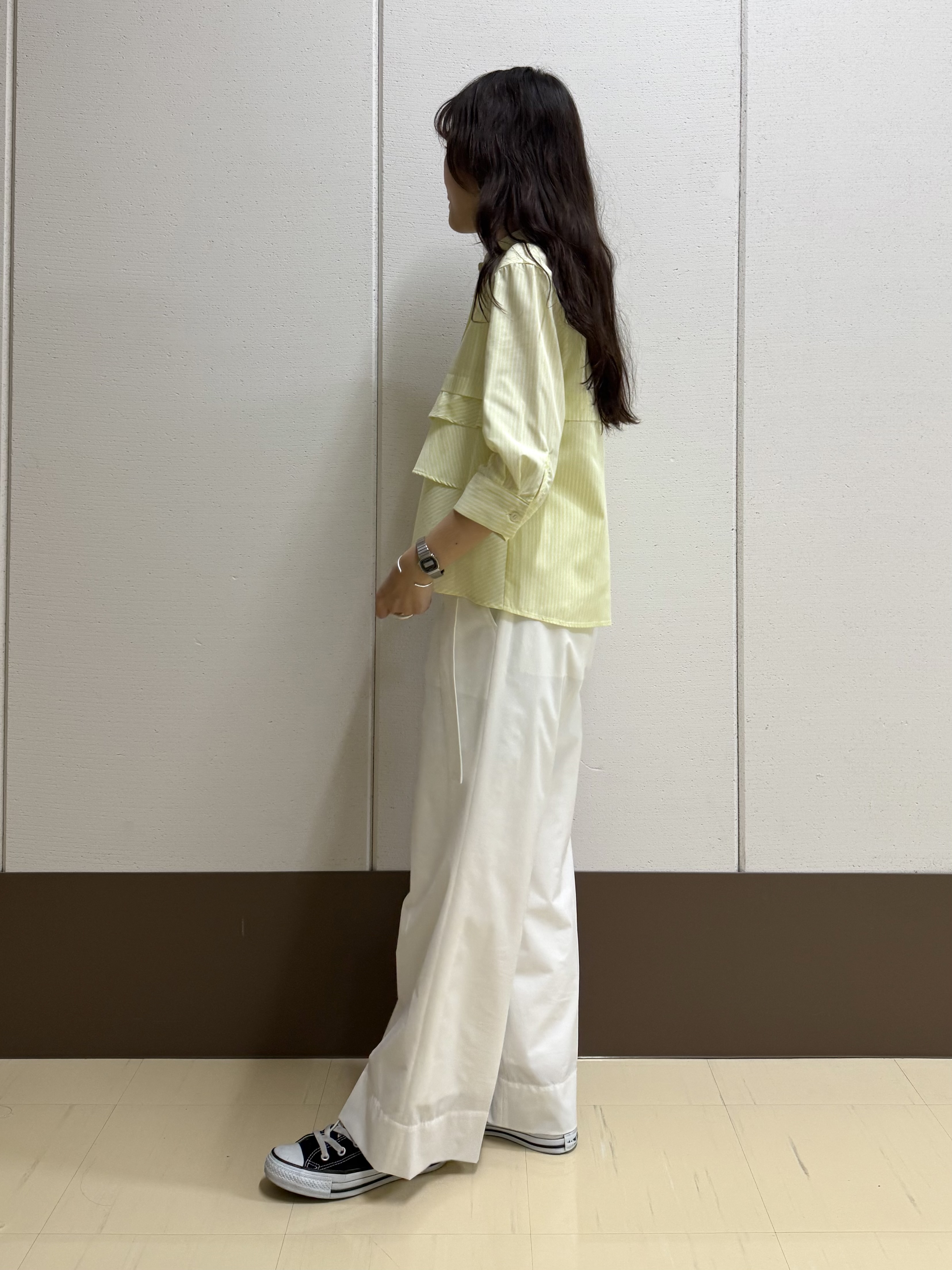 mamiさんの「INDIVI｜【撥水／UVケア／SETUP可能】軽量ベルト付ワイドストレートパンツ」を使ったコーディネート