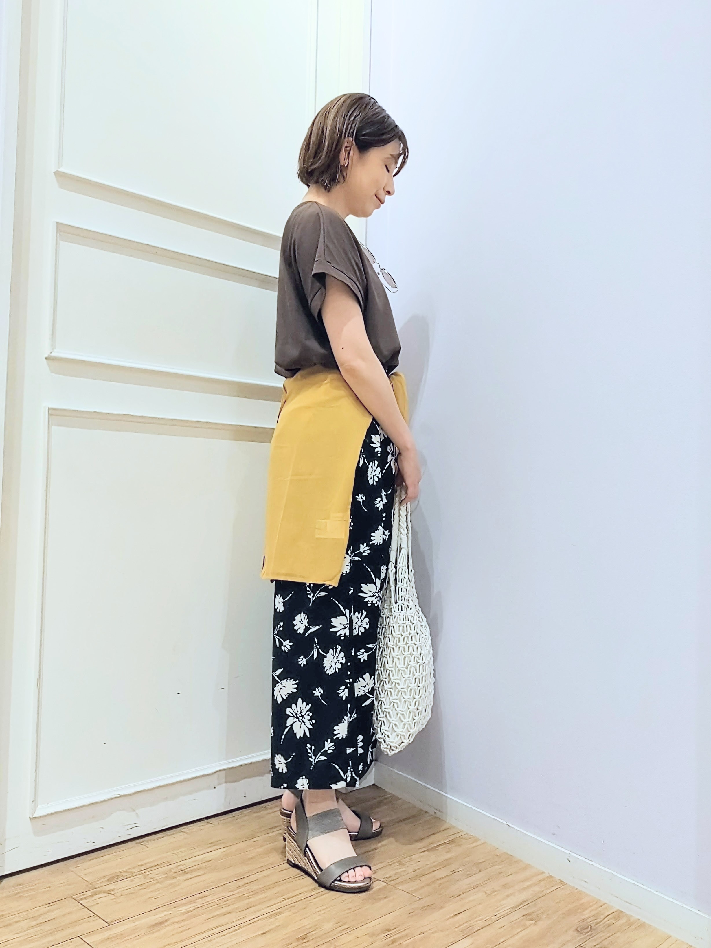 miomioさんの「SHOO･LA･RUE｜【汗じみ防止/ひんやり/S-LL】インせず着られる 刺繍ロゴTシャツ」を使ったコーディネート