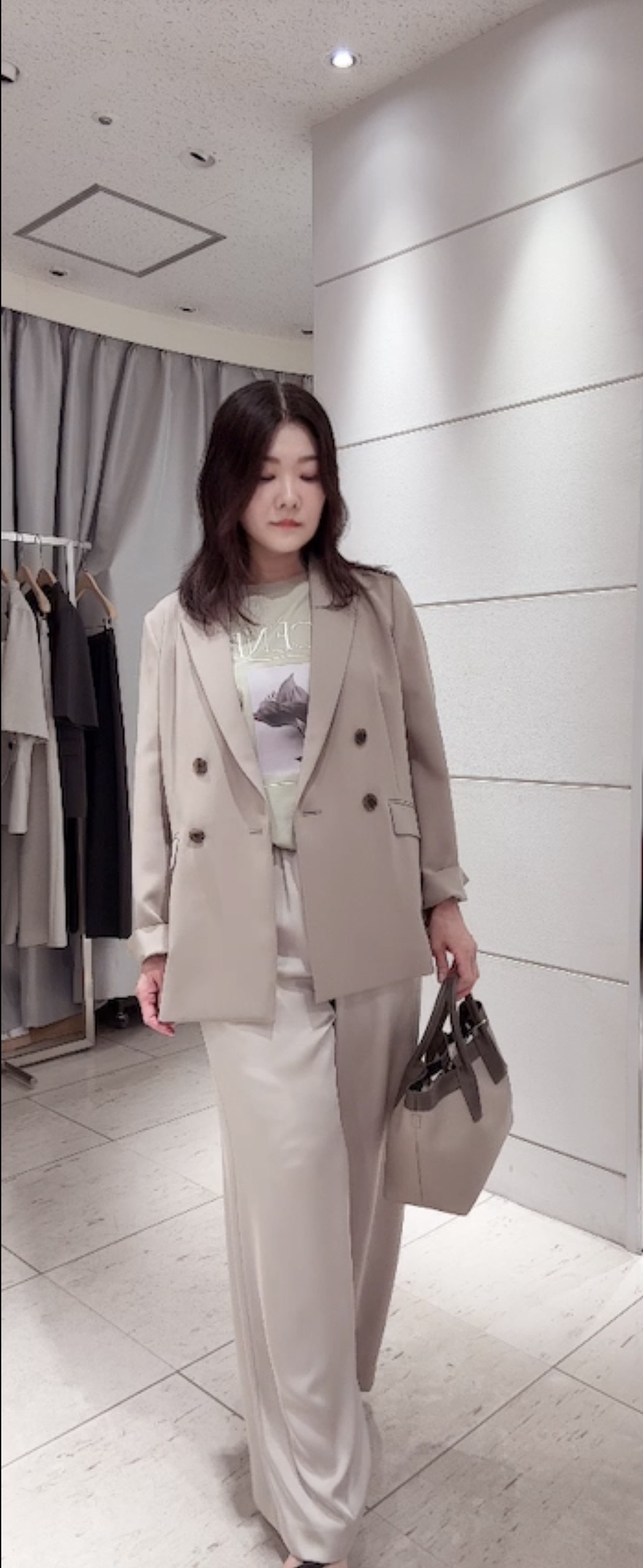 misaさんの「UNTITLED｜【新色追加/セットアップ可】エアリー ダブルブレストジャケット」を使ったコーディネート