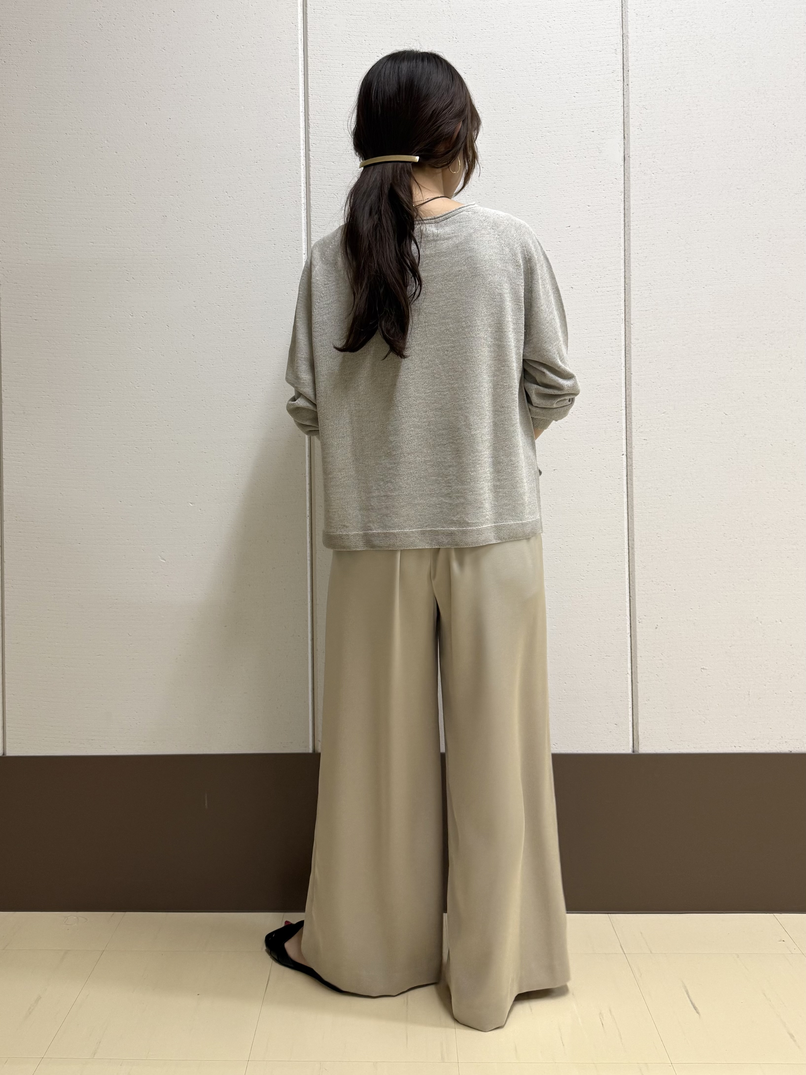 mamiさんの「INDIVI｜【ゆったり/リラクシー】リネンボートネックプルオーバー」を使ったコーディネート