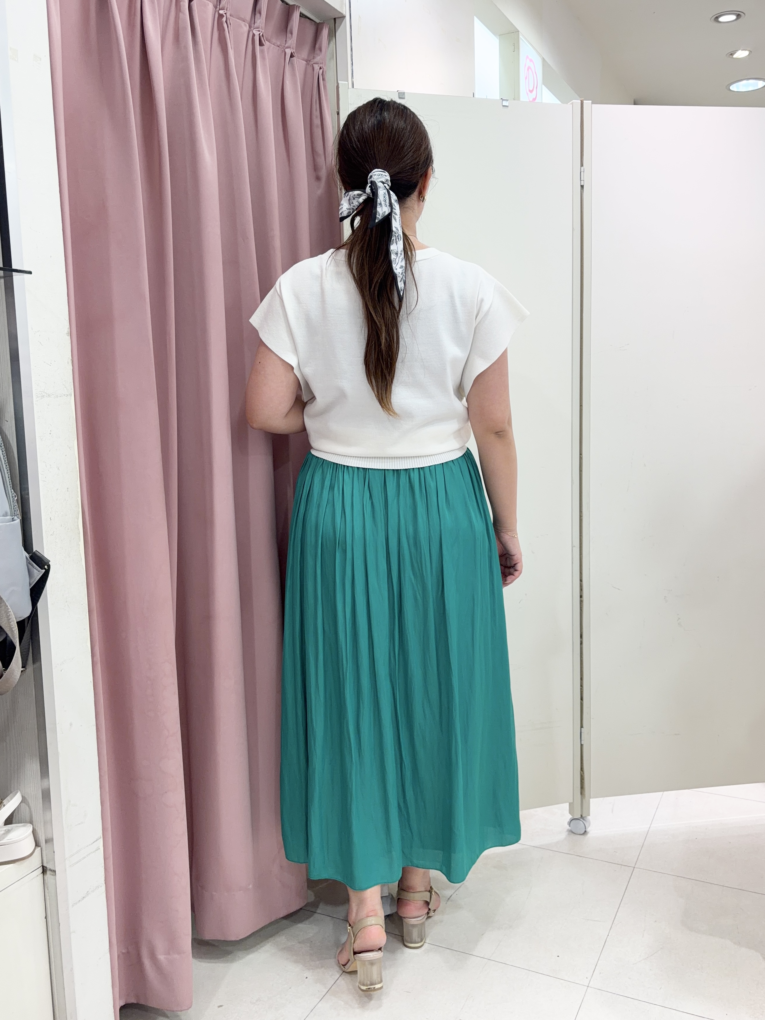 ERIさんの「クリアヒールサンダル」を使ったコーディネート