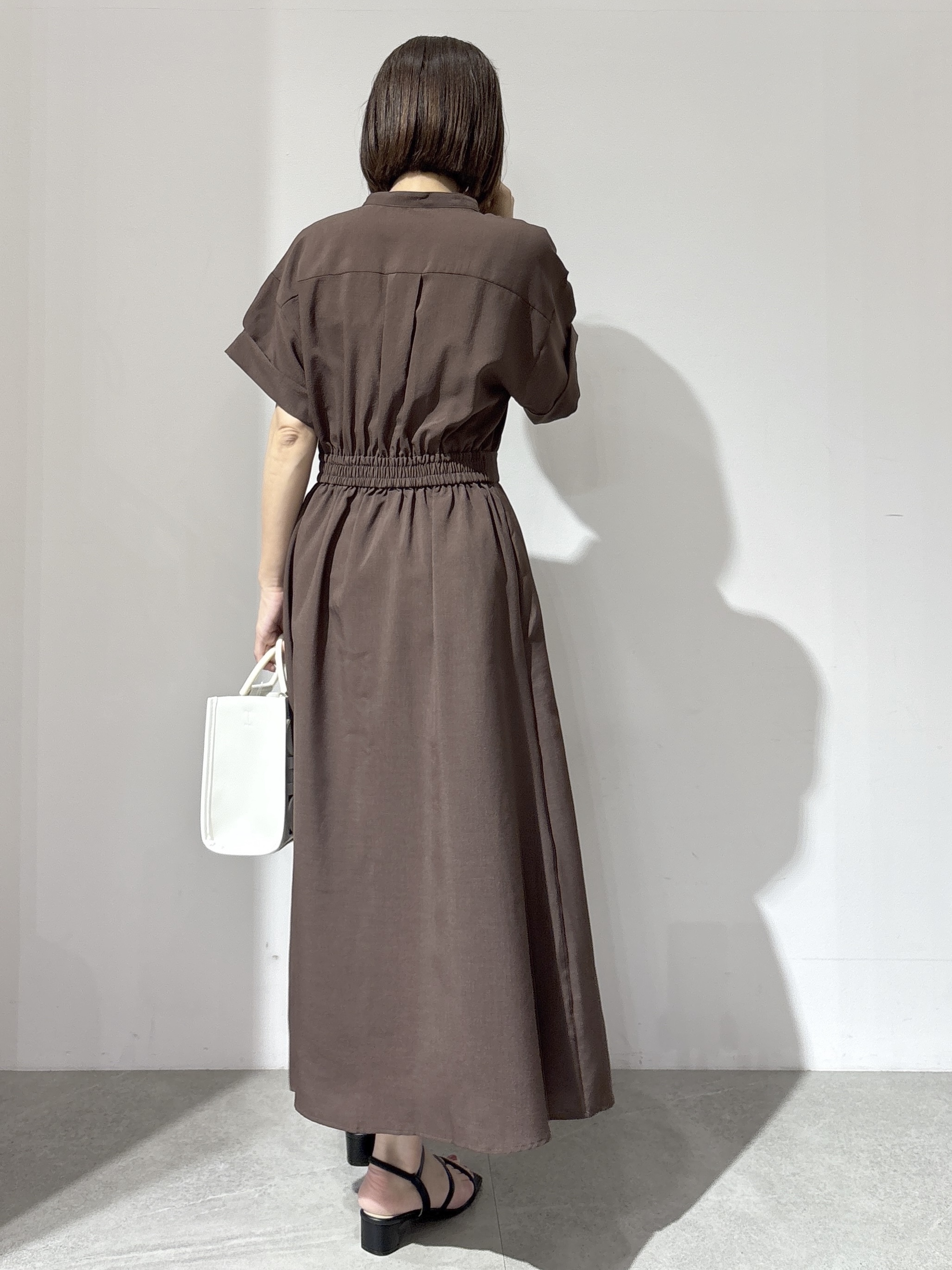NAKAさんの「OPAQUE.CLIP｜【接触冷感／吸水速乾】リネンライク シャツワンピース《洗濯機OK》」を使ったコーディネート