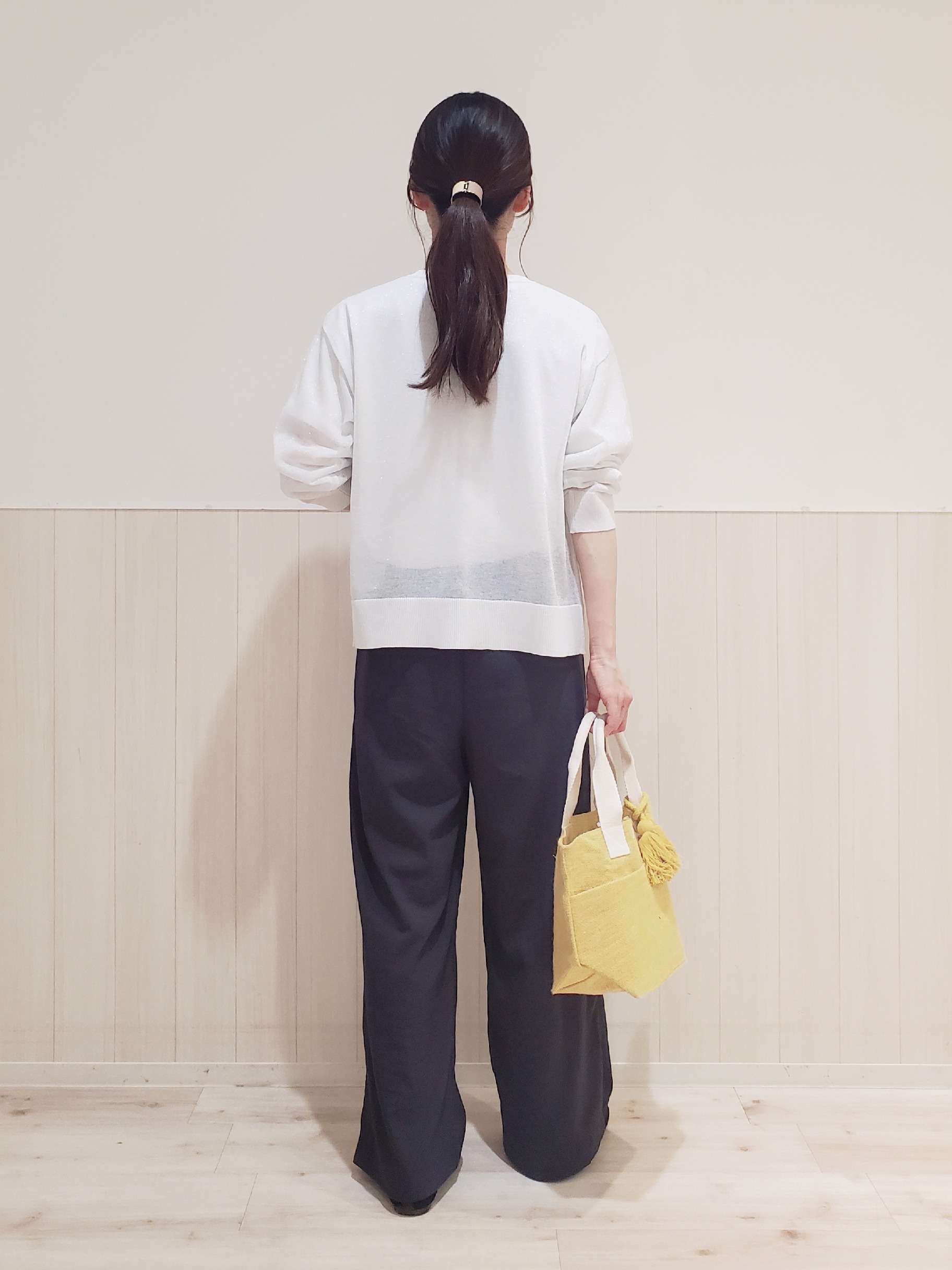 なっちゃんさんの「SHOO･LA･RUE｜【さらり快適/洗濯機可/S-LL】シアーラメカーディガン」を使ったコーディネート
