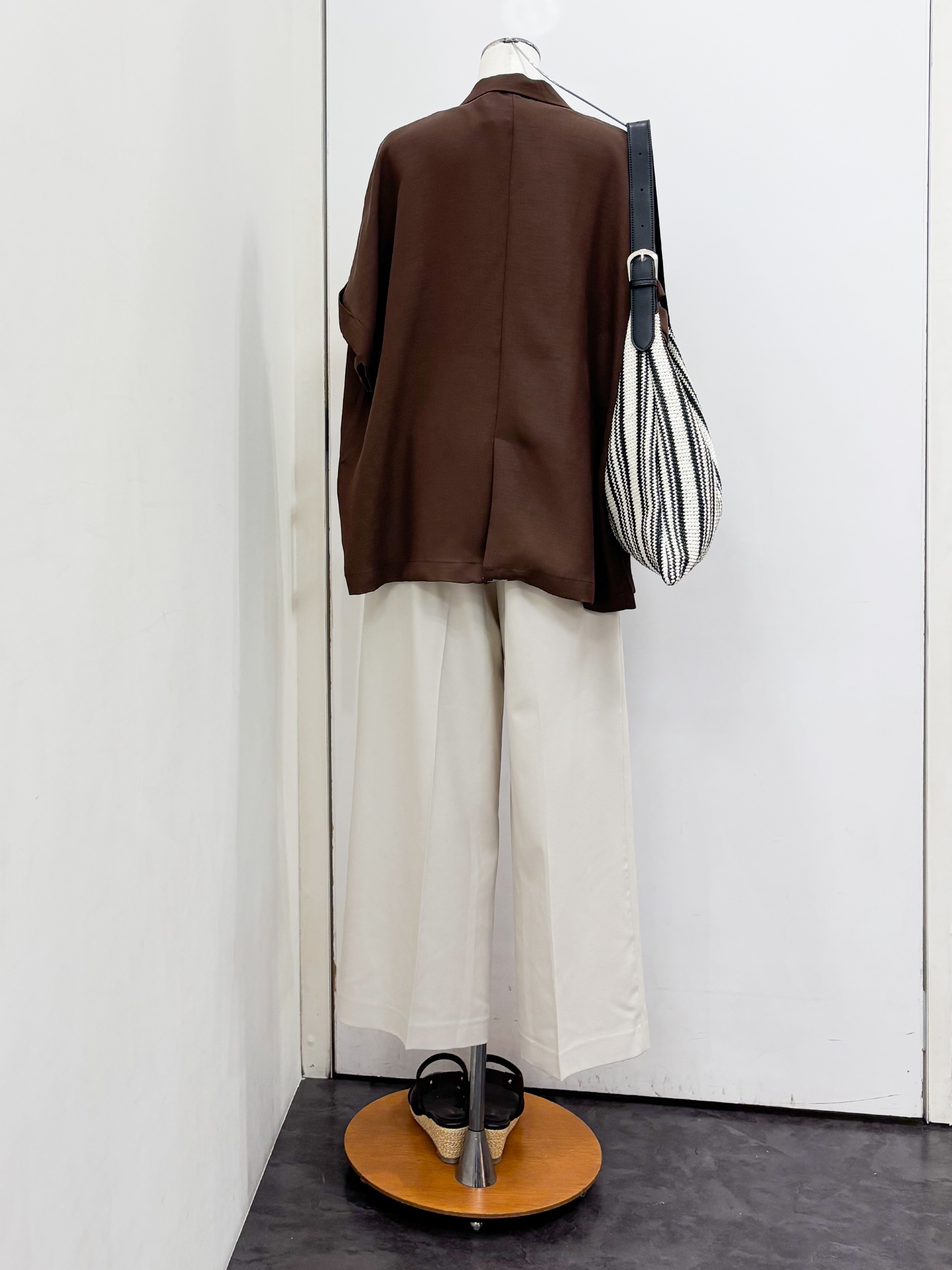 yukariさんの「grove｜【洗濯機OK・ひんやり/SETUP可】シワになりにくいハーフスリーブジャケット」を使ったコーディネート