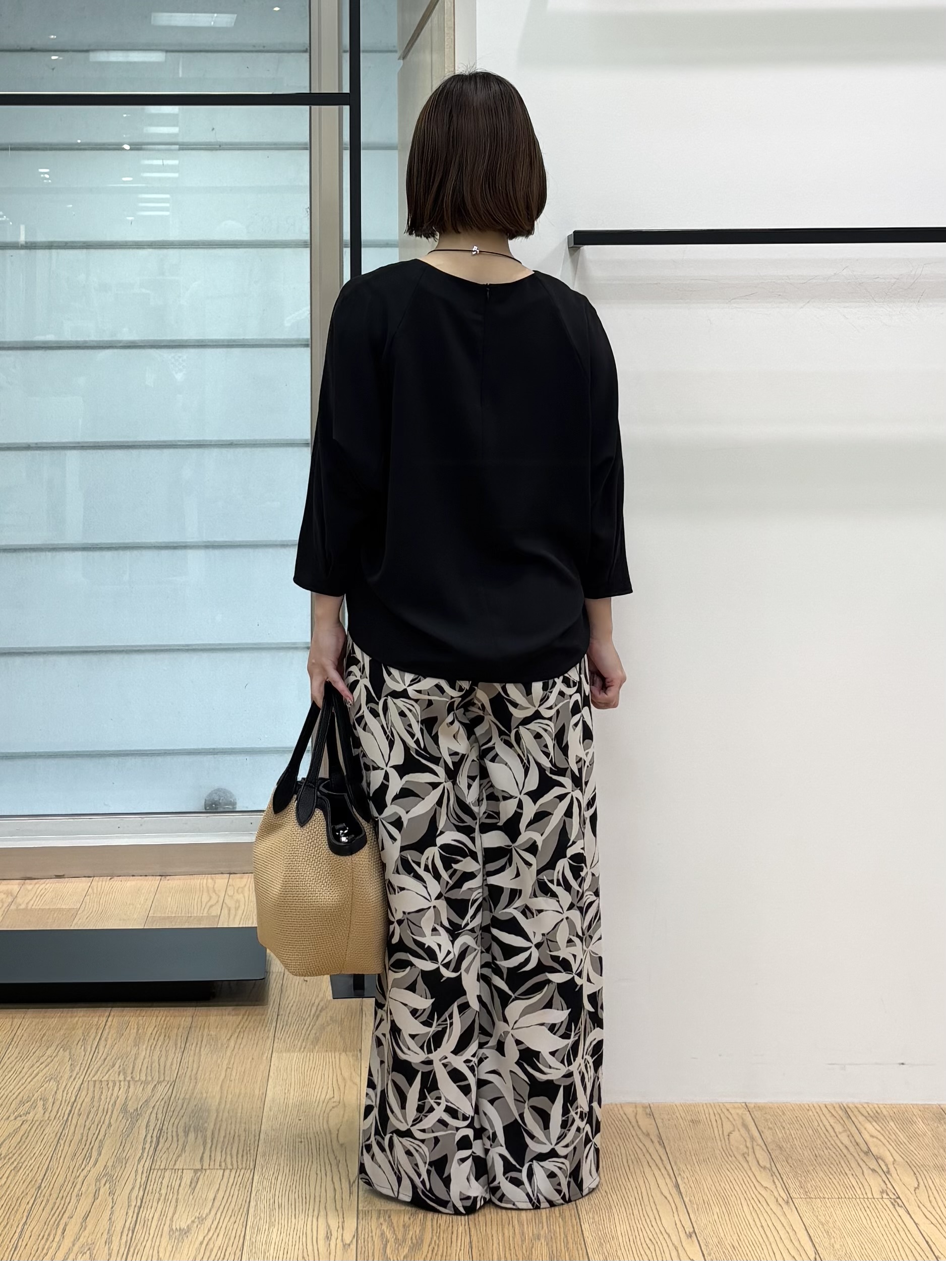 asamiさんの「INDIVI｜【さらに軽く軽快！／着る日傘】ドルマントップス」を使ったコーディネート