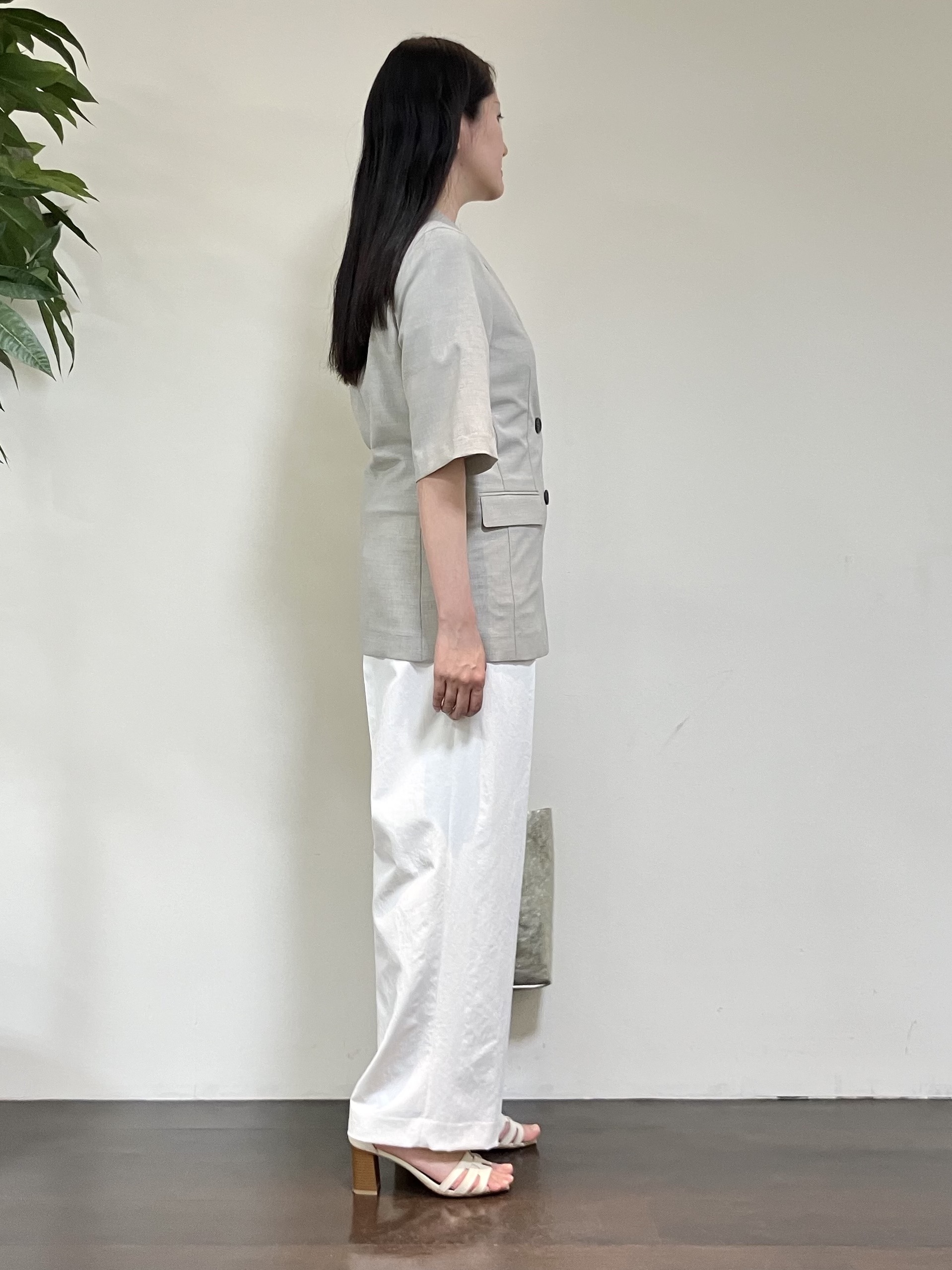 カレンさんの「UNTITLED｜【シワになりにくい/セットアップ可/接触冷感】ハーフスリーブジャケット」を使ったコーディネート