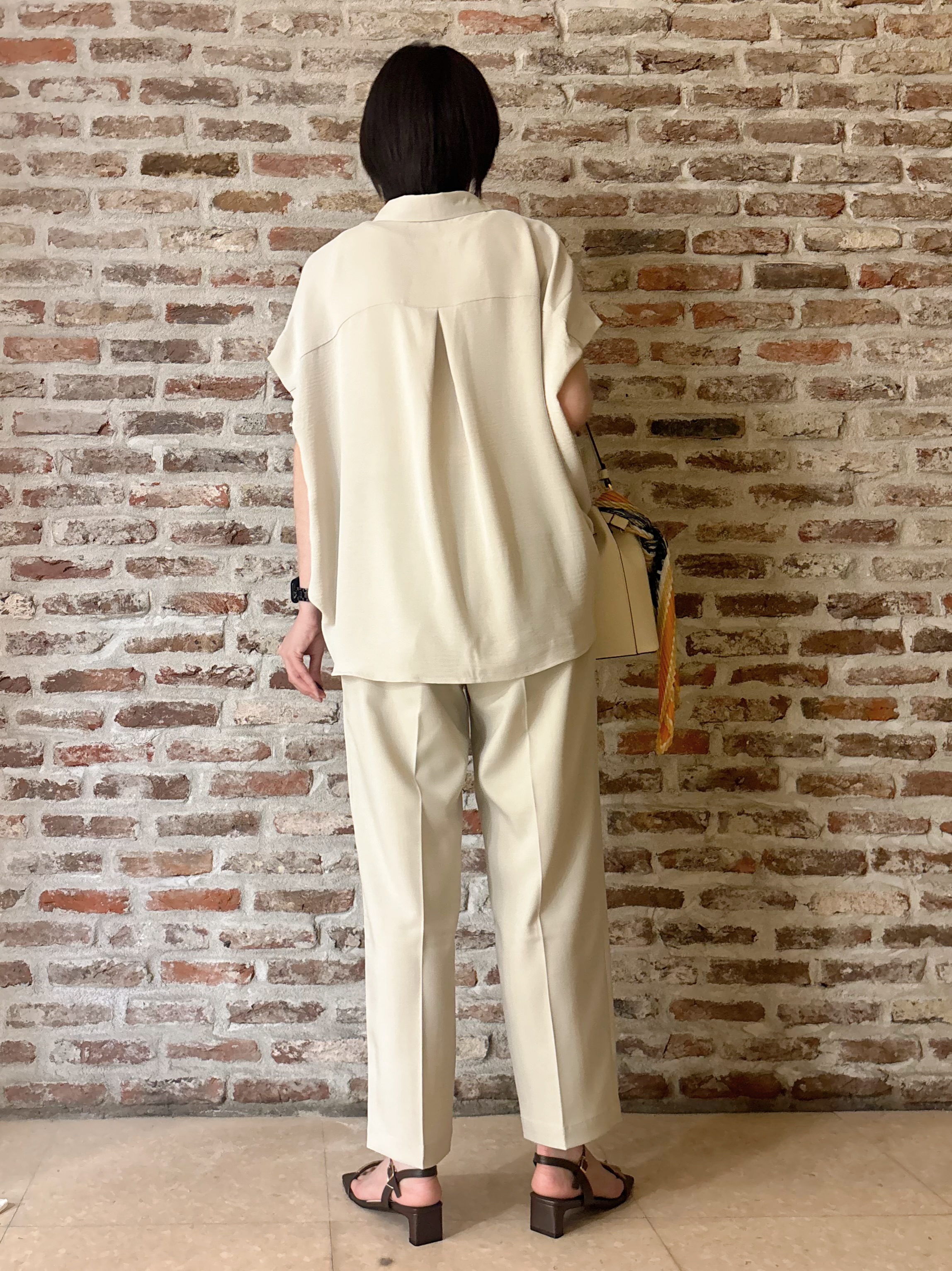 しばさんの「THE SHOP TK｜【ひんやり/防しわ/UV/吸水速乾】襟付き フレンチスリーブシャツ」を使ったコーディネート