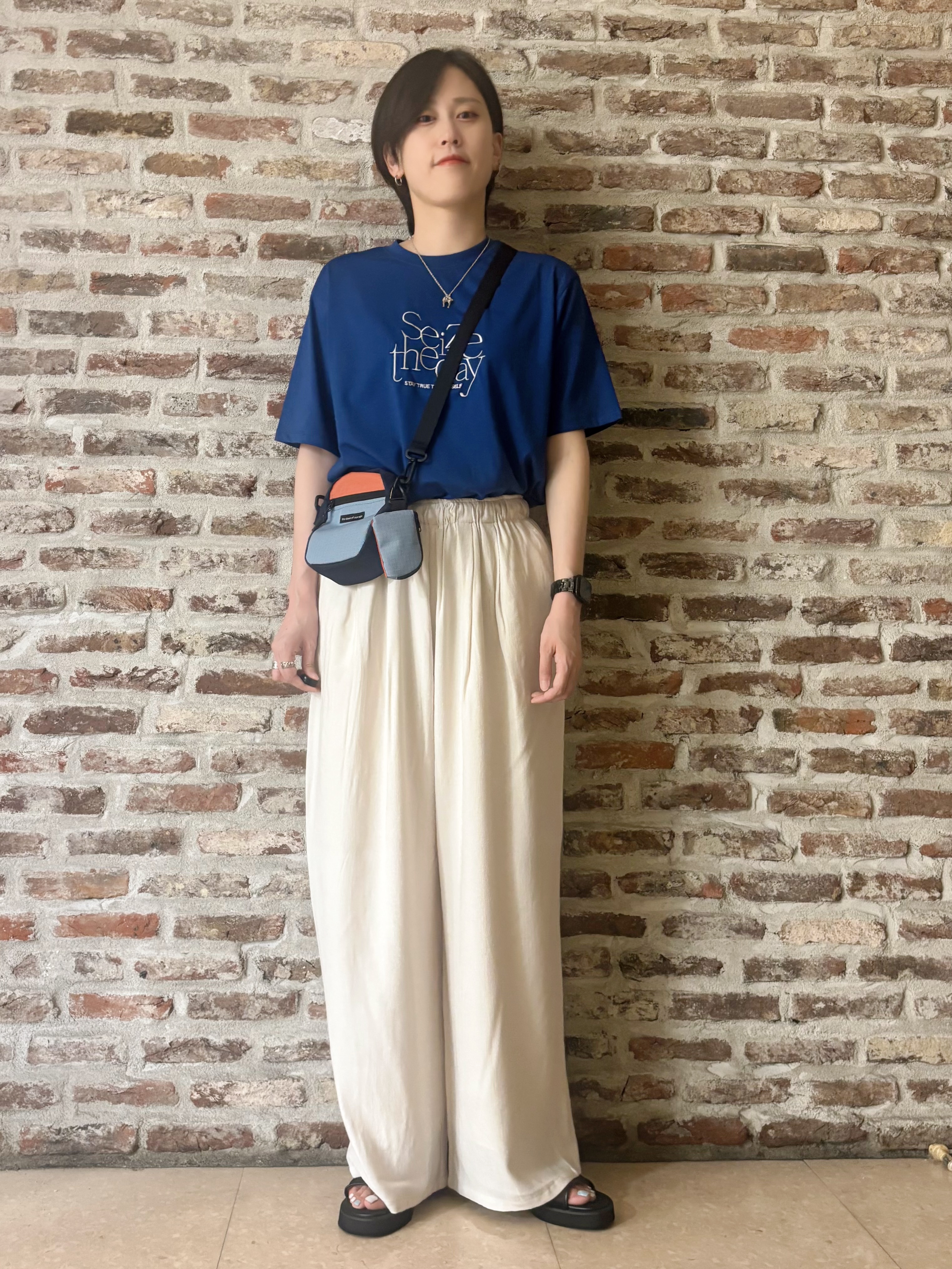 しばさんの「THE SHOP TK｜COOLロゴ半袖Tシャツ 接触冷感／洗濯機OK」を使ったコーディネート