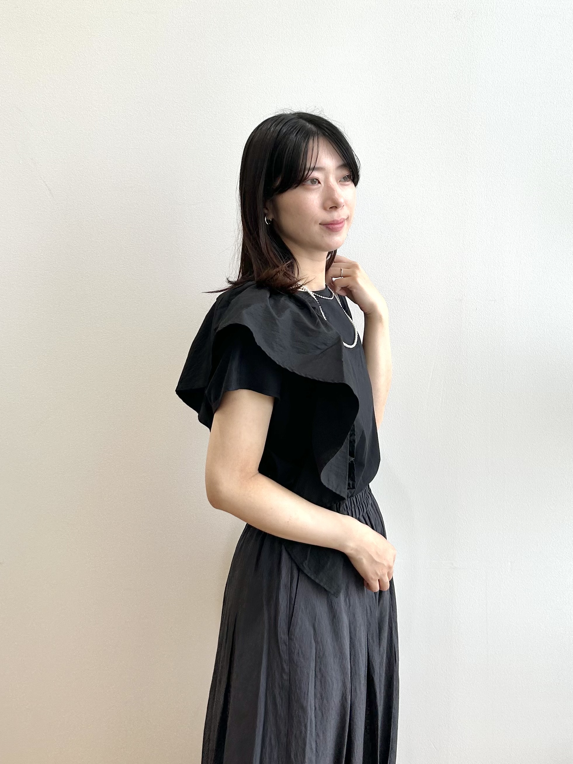 RINAさんの「OPAQUE.CLIP｜【UVケア／接触冷感】アシメフリルドッキングカットソー《洗濯機OK》」を使ったコーディネート