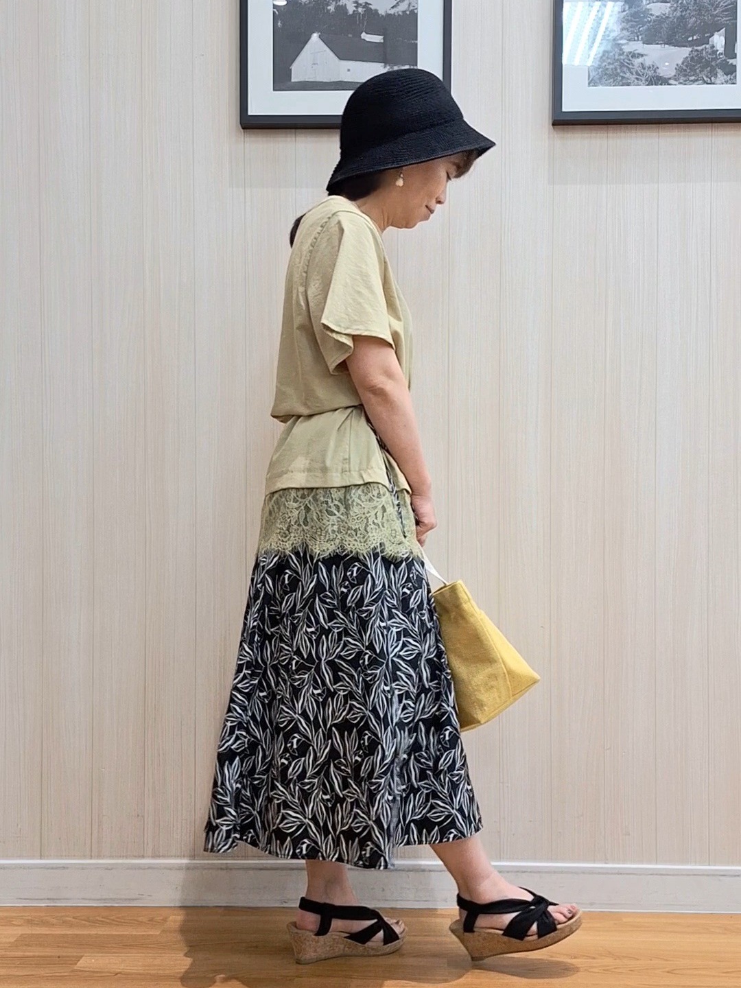 Saoさんの「SHOO･LA･RUE｜【S-LL/洗濯機可】軽凛(かろりん)ひんやり スキッパー裾レースブラウス」を使ったコーディネート