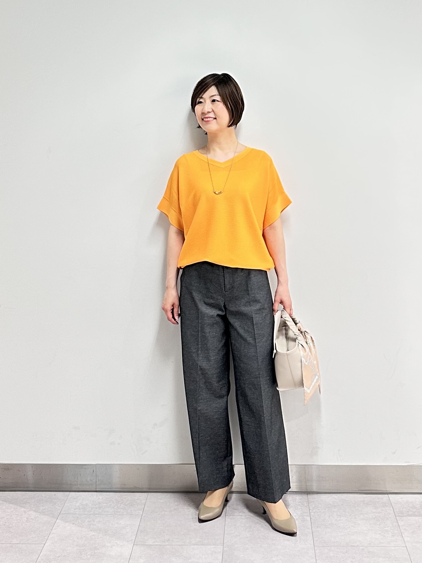 みなこさんの「UNTITLED｜【接触冷感/洗える/後ろウエストゴム】オックスワイドパンツ」を使ったコーディネート
