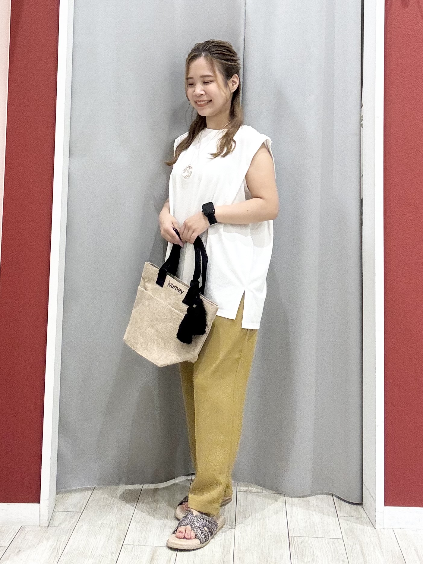 shioさんの「SHOO･LA･RUE｜【UVカット/接触冷感】とろみタックノースリーブトップス」を使ったコーディネート