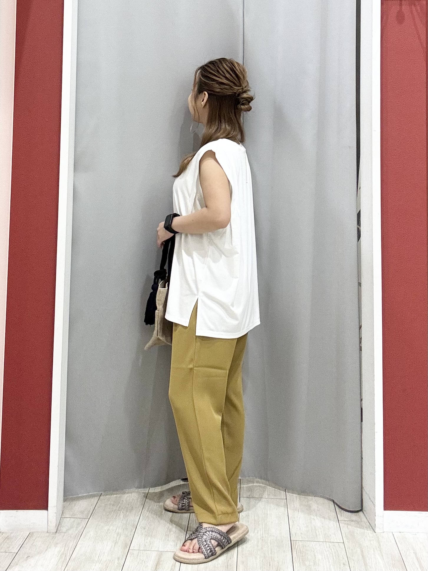 shioさんの「SHOO･LA･RUE｜【UVカット/接触冷感】とろみタックノースリーブトップス」を使ったコーディネート