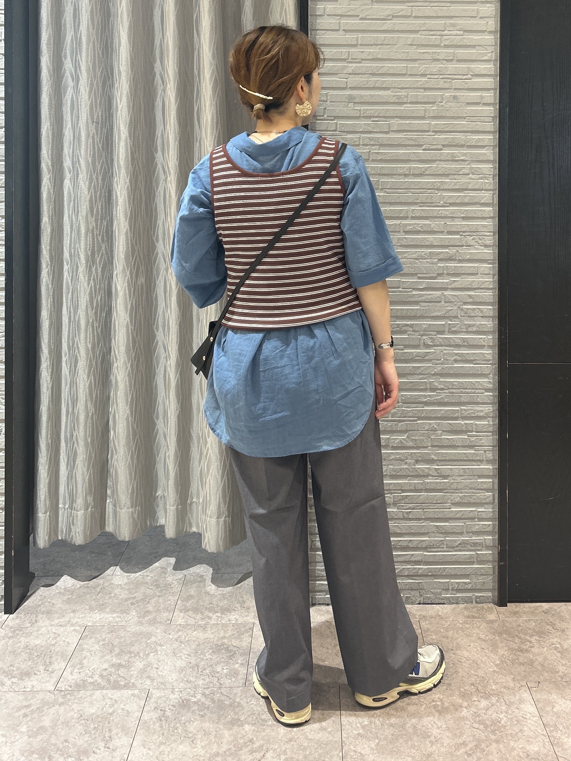 ga_riさんの「THE SHOP TK｜ポジティブカラーが映える　バイオウォッシュバックギャザーシャツ」を使ったコーディネート