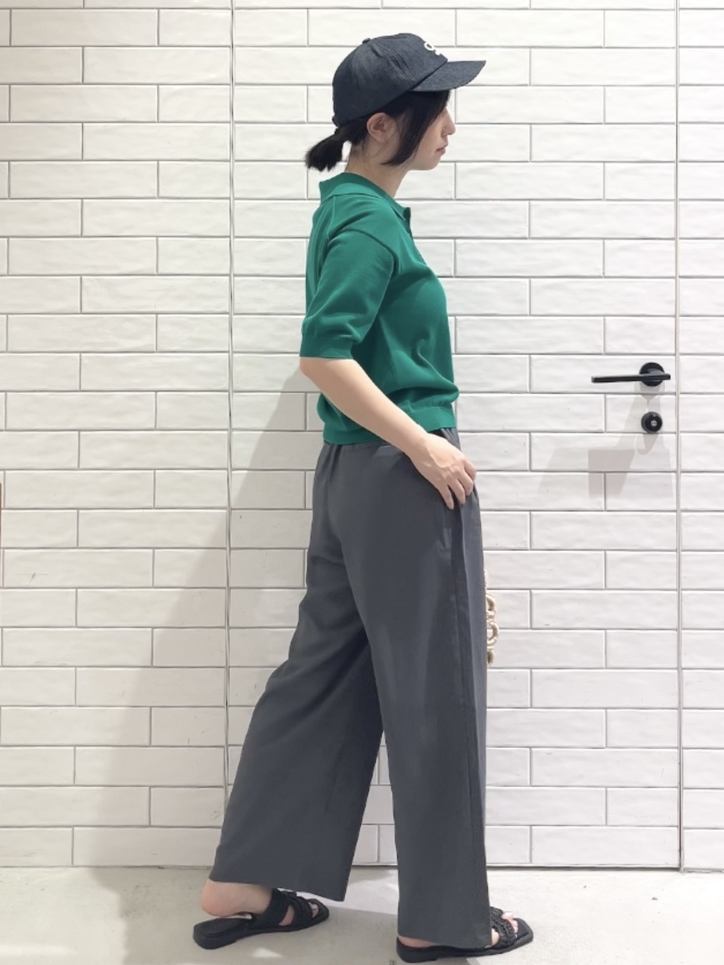 しおりさんの「OPAQUE.CLIP｜ビッグポロ衿ニット【洗濯機OK】」を使ったコーディネート