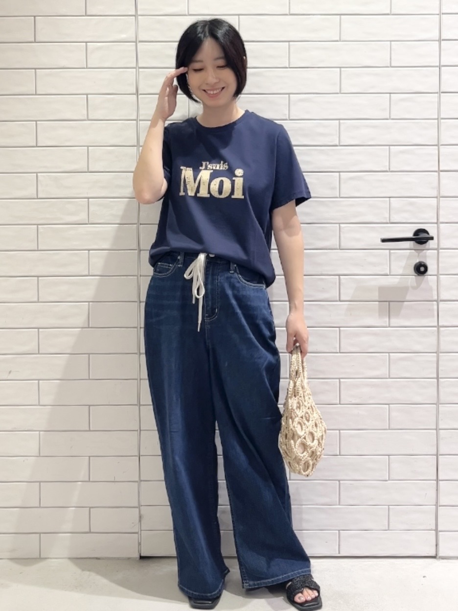 しおりさんの「OPAQUE.CLIP｜アソートロゴTシャツ【洗濯機OK】」を使ったコーディネート