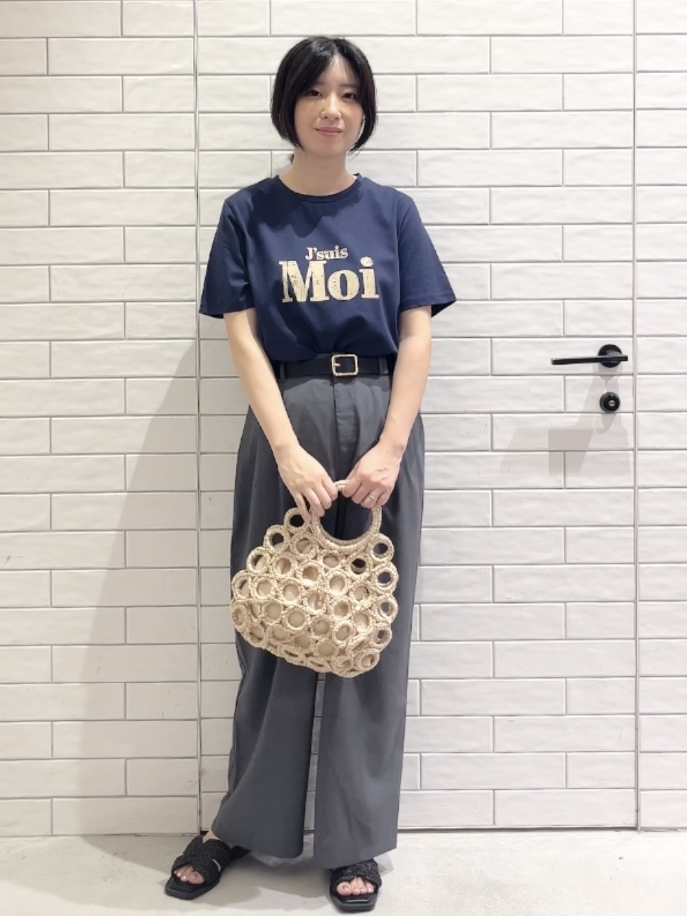 しおりさんの「OPAQUE.CLIP｜アソートロゴTシャツ【洗濯機OK】」を使ったコーディネート