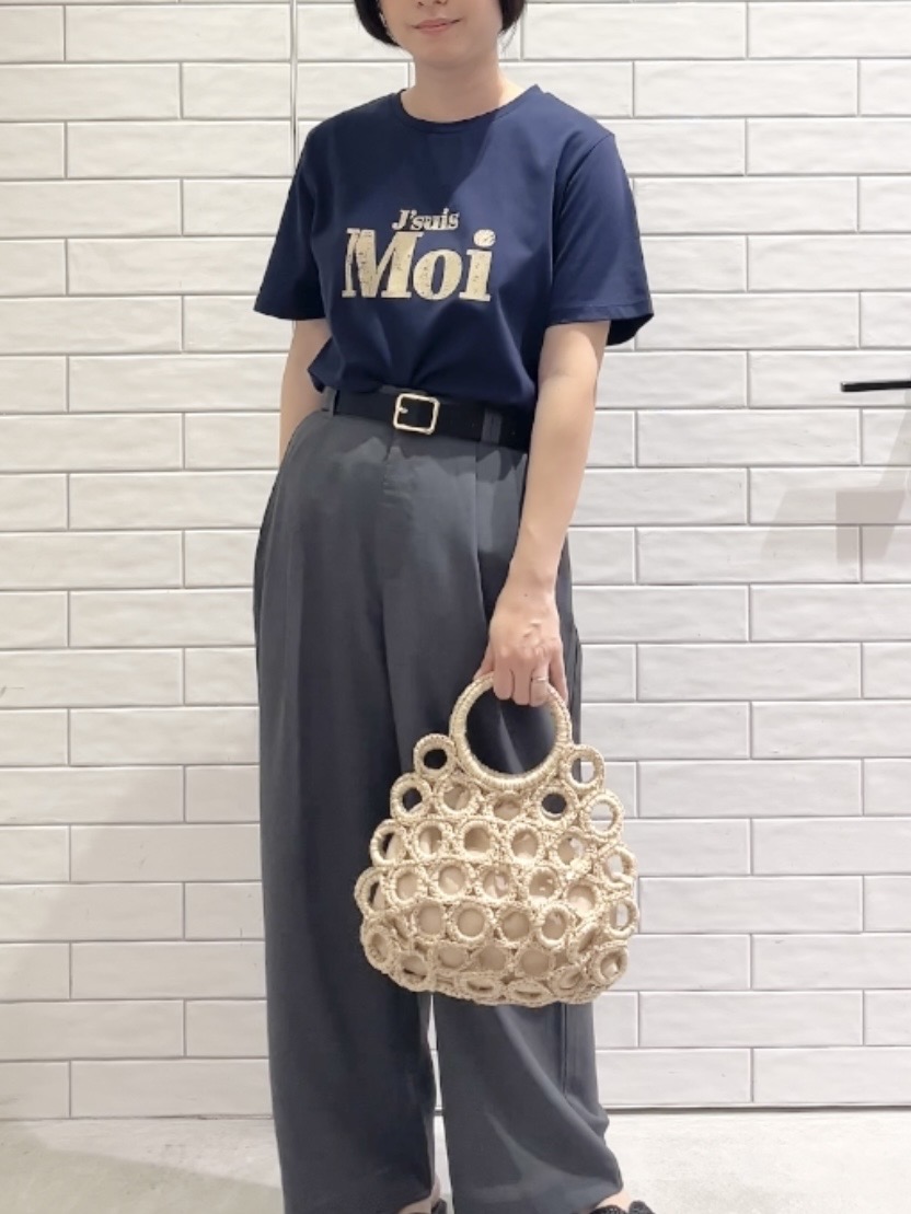 しおりさんの「OPAQUE.CLIP｜アソートロゴTシャツ【洗濯機OK】」を使ったコーディネート