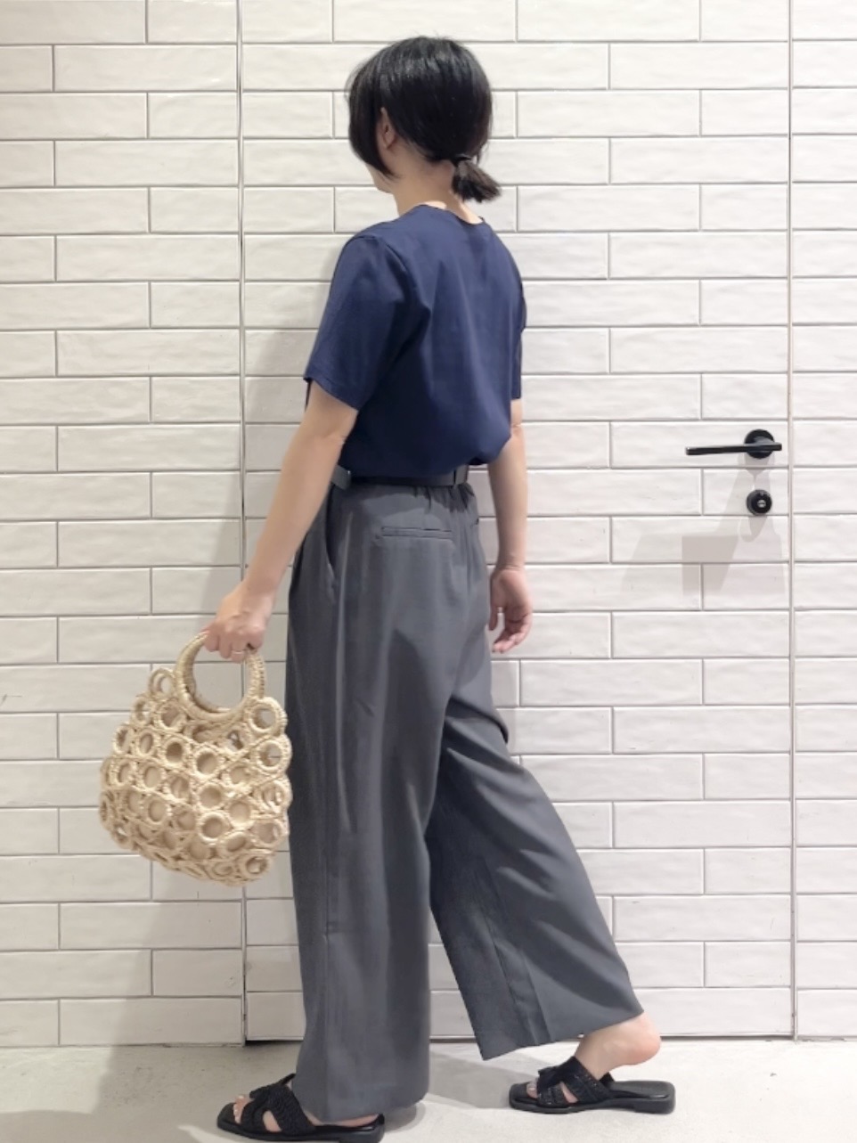 しおりさんの「OPAQUE.CLIP｜アソートロゴTシャツ【洗濯機OK】」を使ったコーディネート